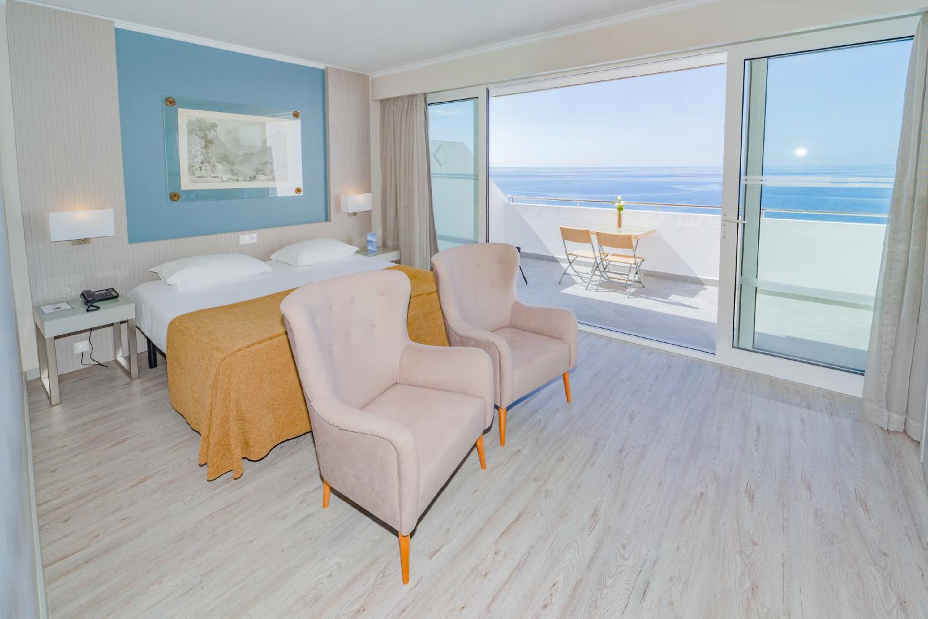 Deluxe Double or Twin Room with Ocean View - Photo 5
