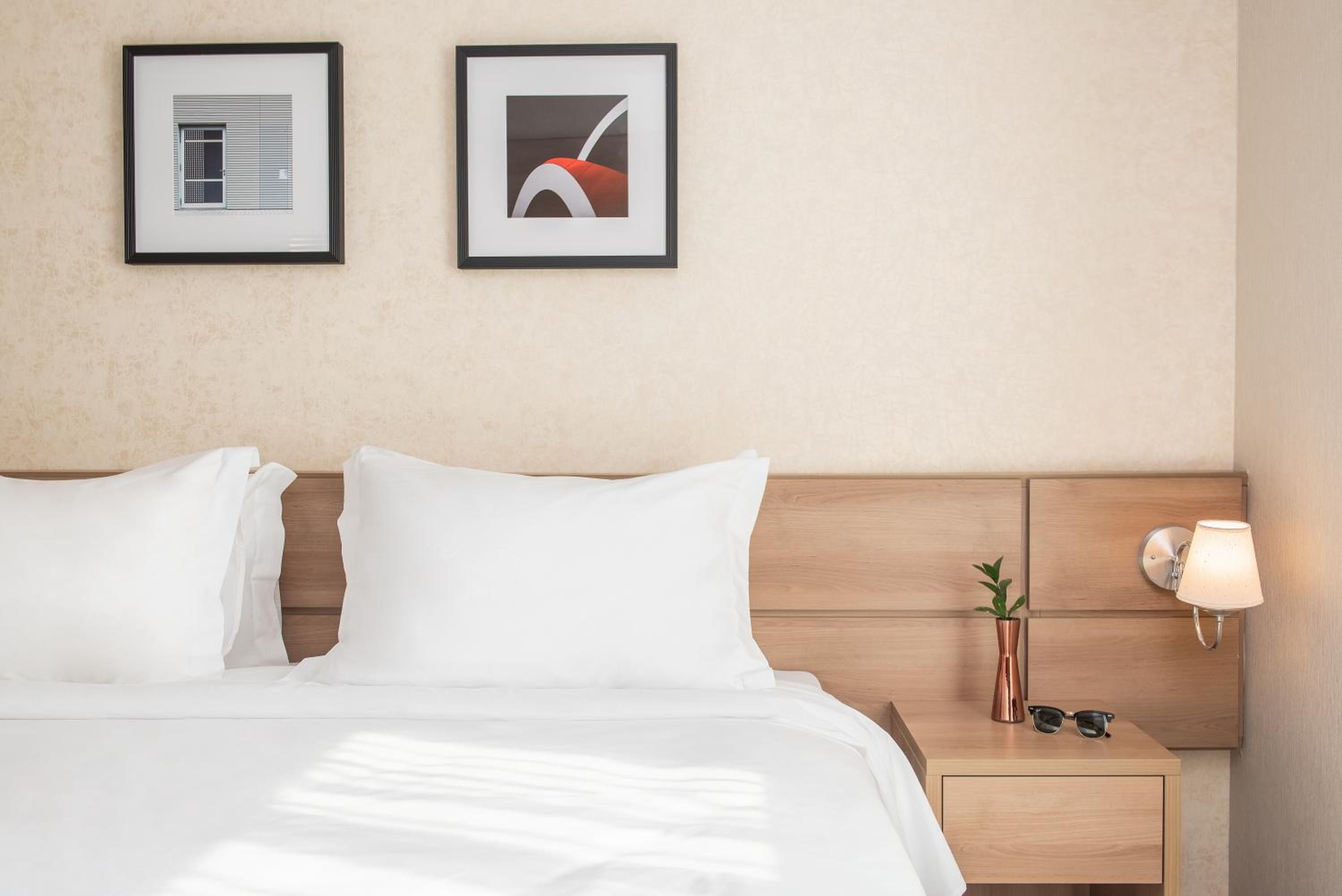 Standard Double - 1 Double Bed - Photo 1
