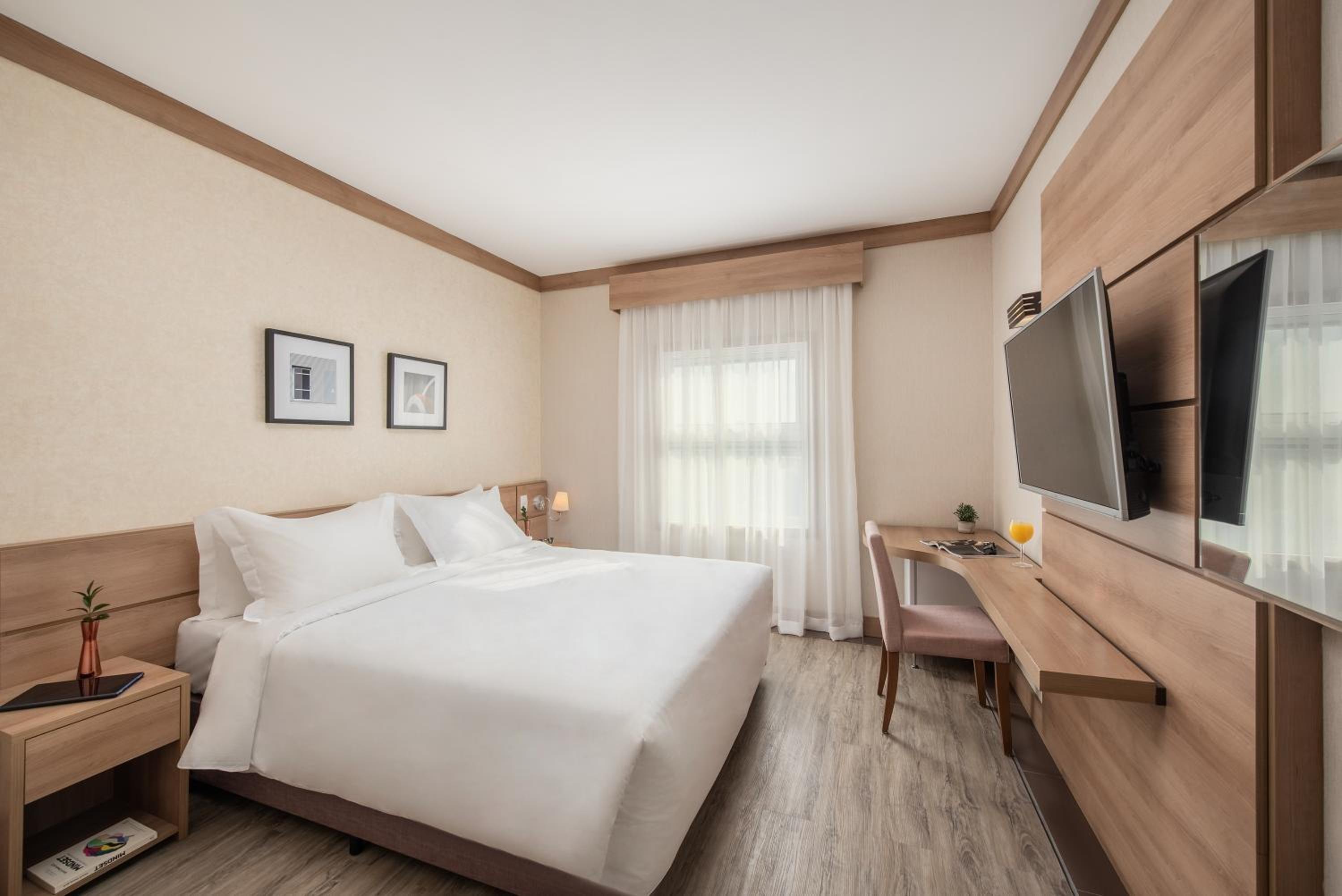 Luxury Double - 1 King Bed - Photo 1