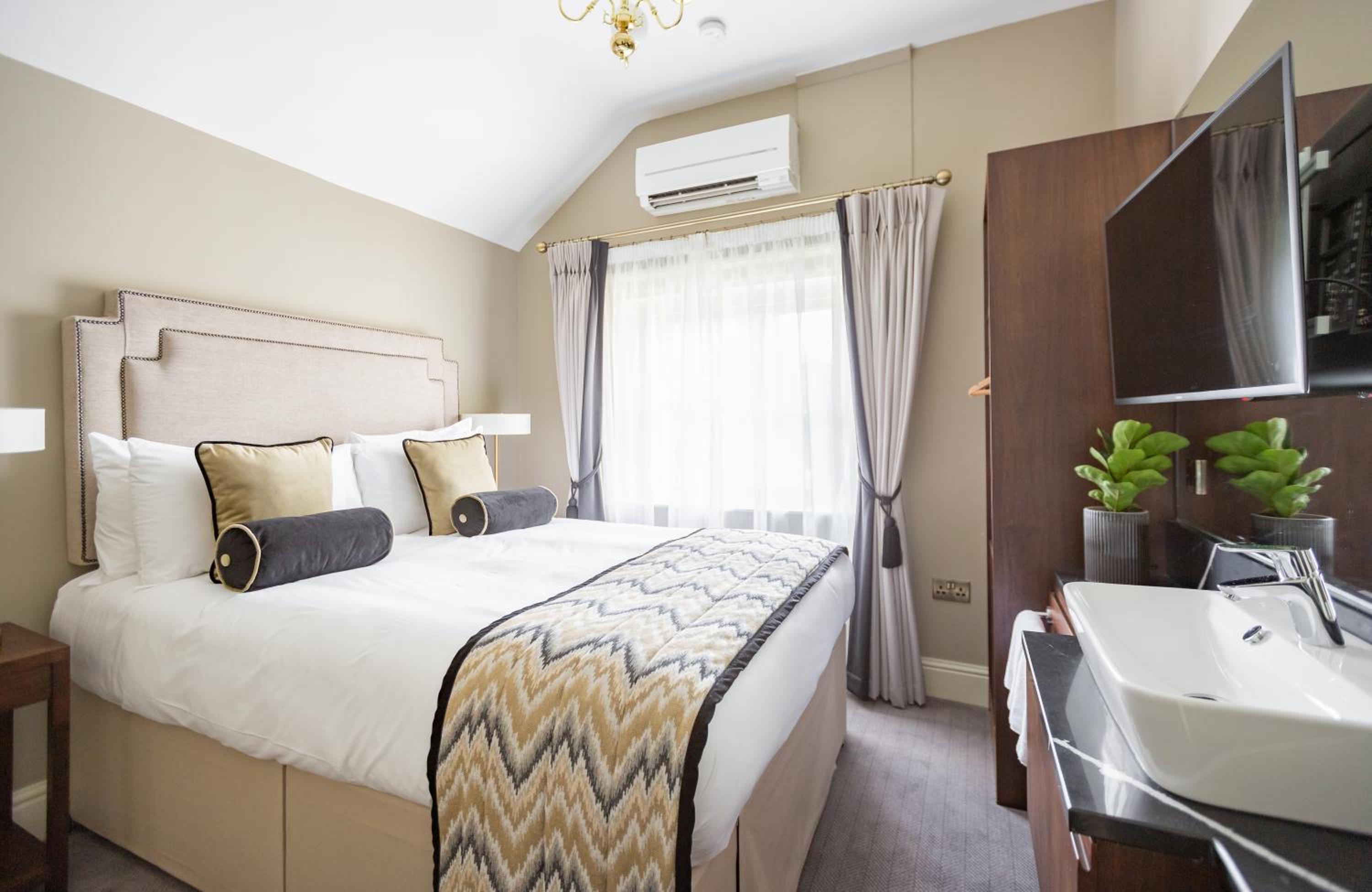 Small Double Room photo 2