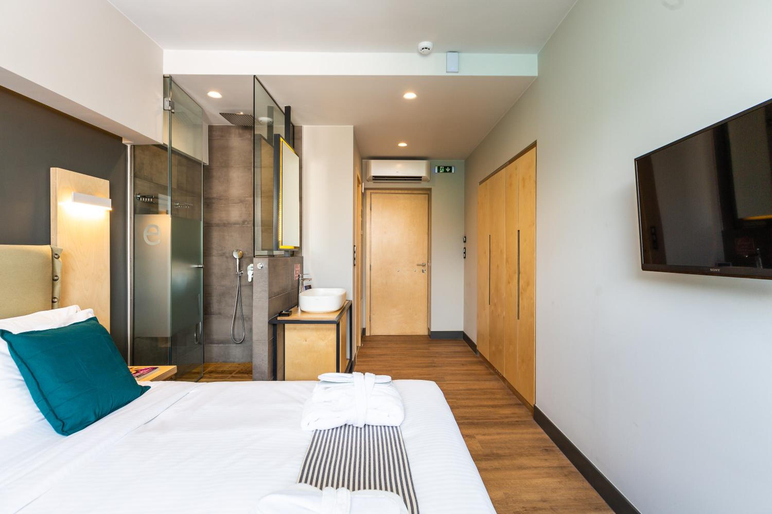Standard Room photo 3