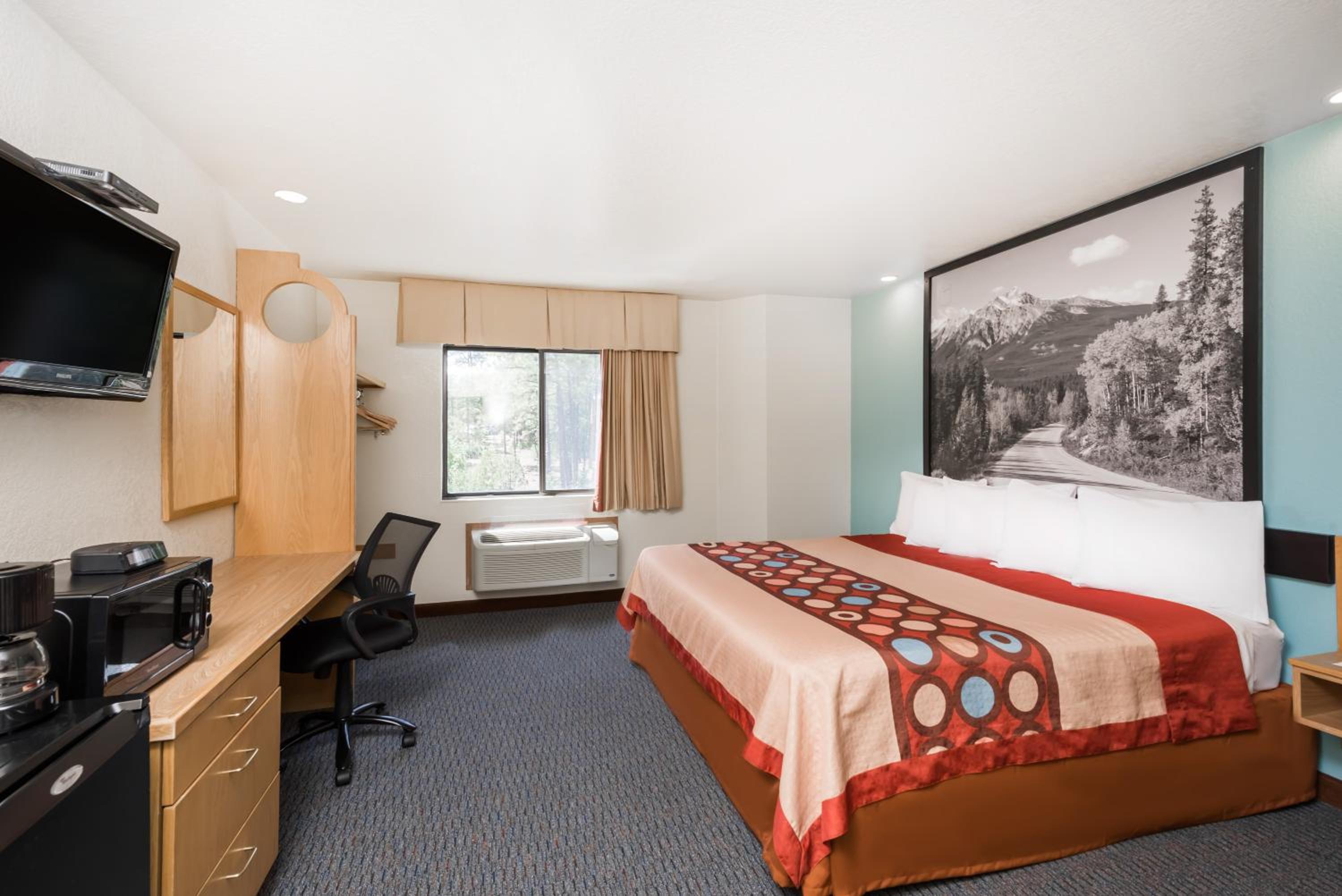 King Room - Non-Smoking - Photo 3