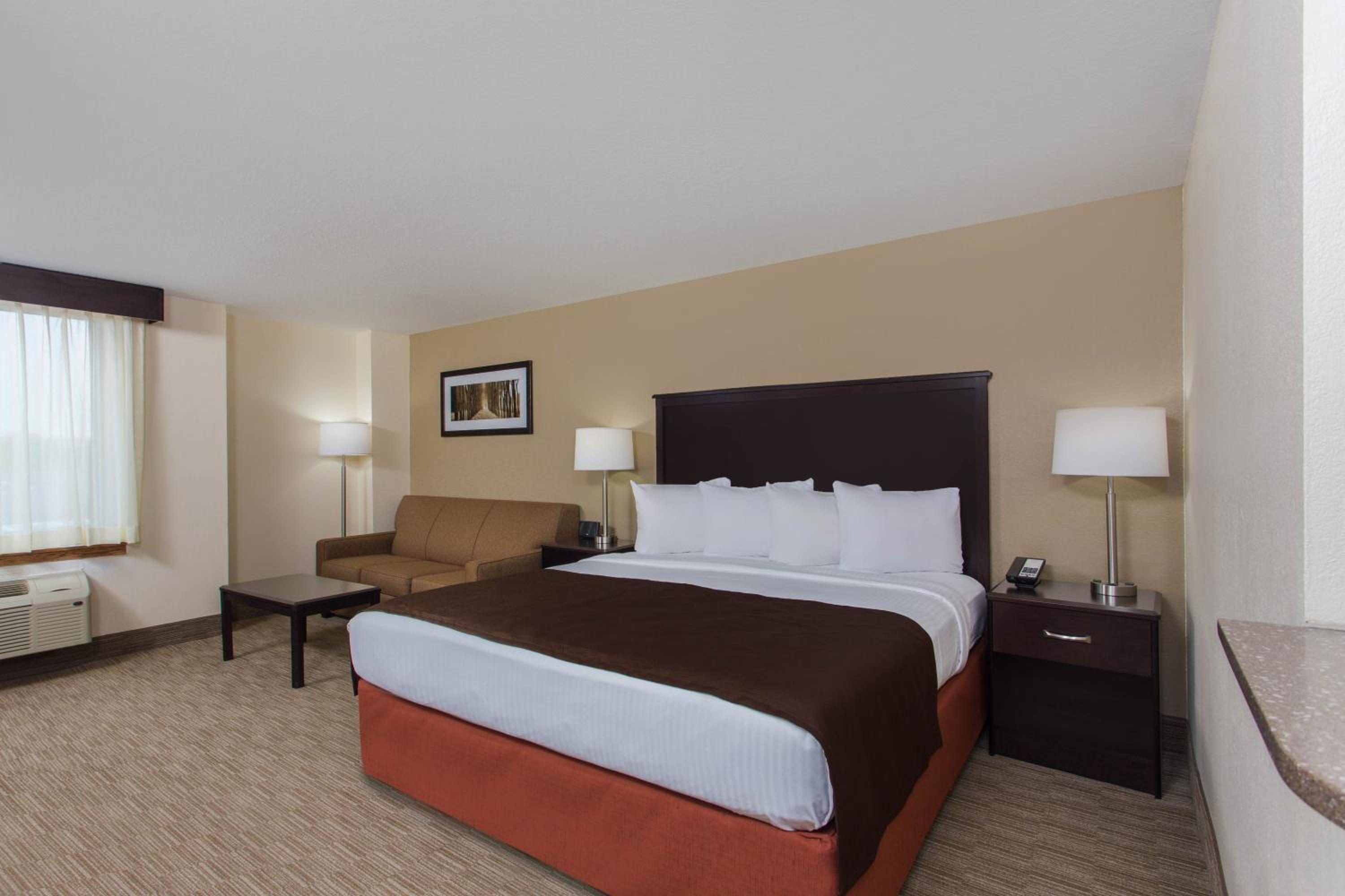 Deluxe King Room- Non-smoking - Photo 1