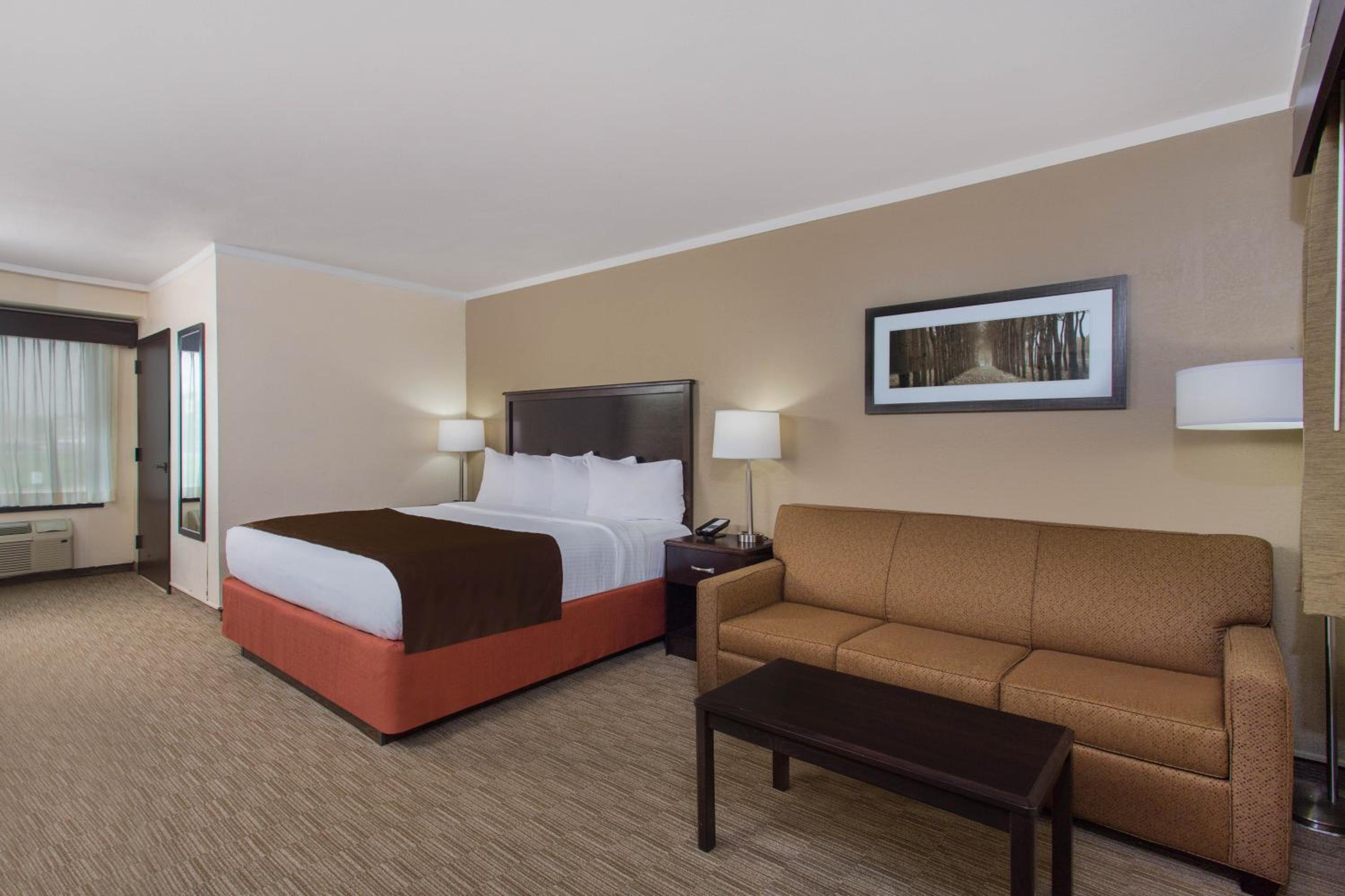 Superior King Room - Non-Smoking - Photo 4