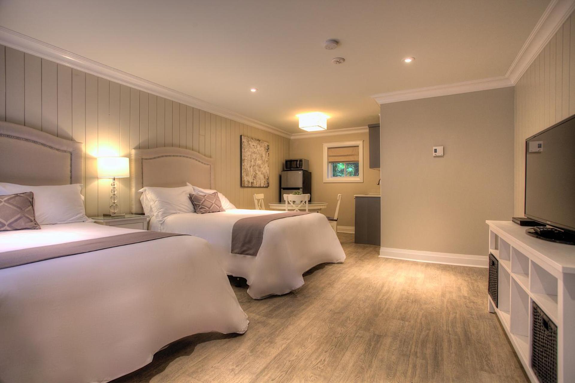 Standard Double Room with Two Double Beds photo 1