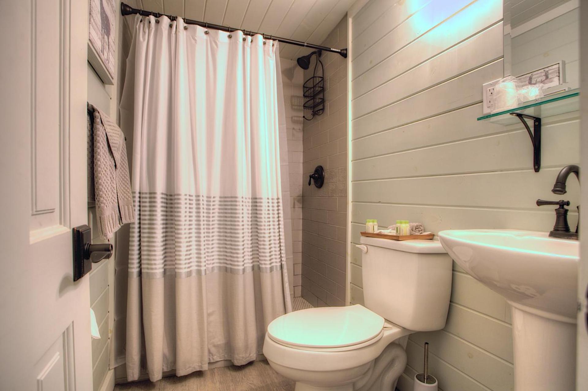 One-Bedroom Bungalow photo 3