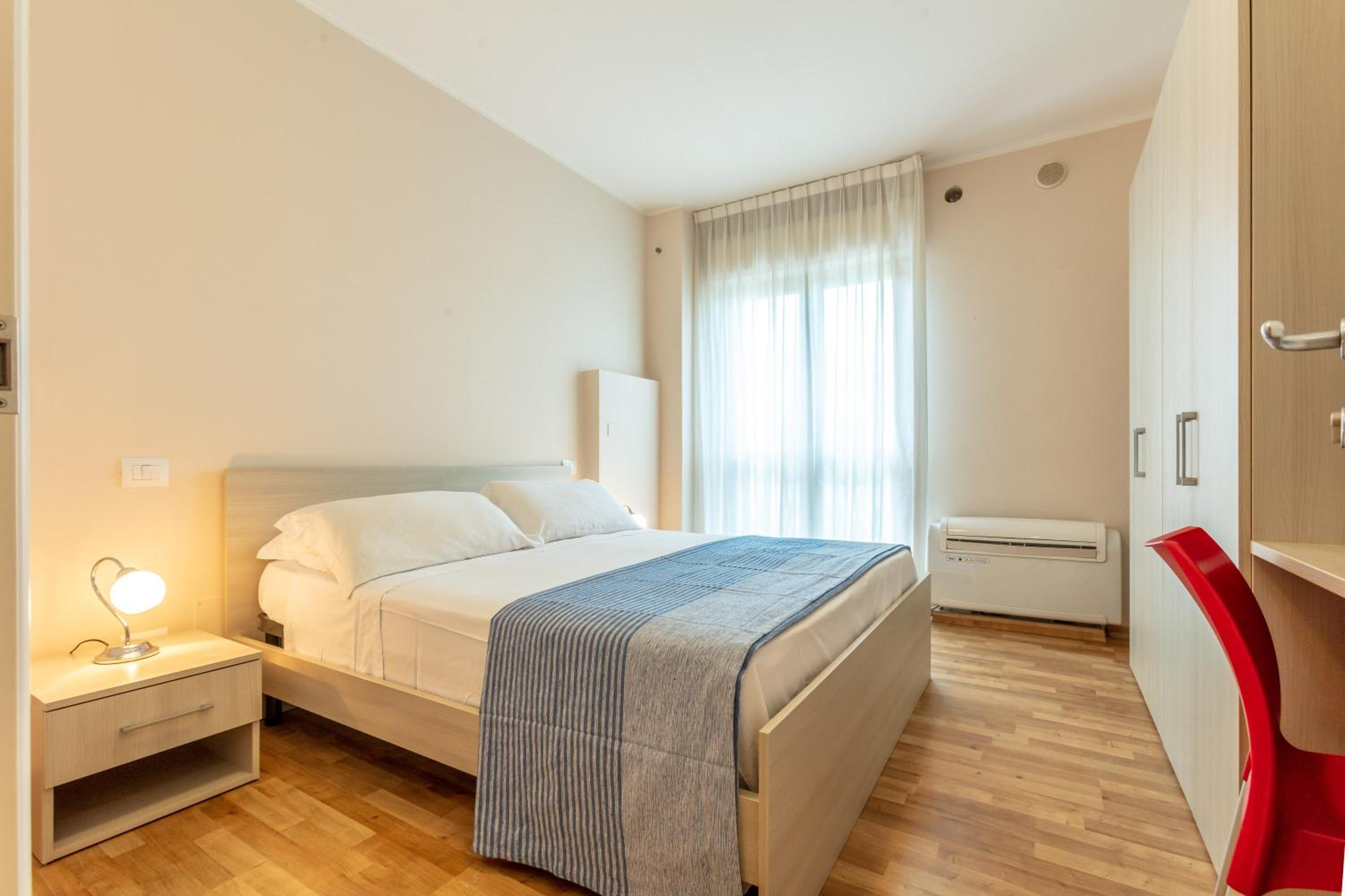 Apartment with Terrace - Photo 14