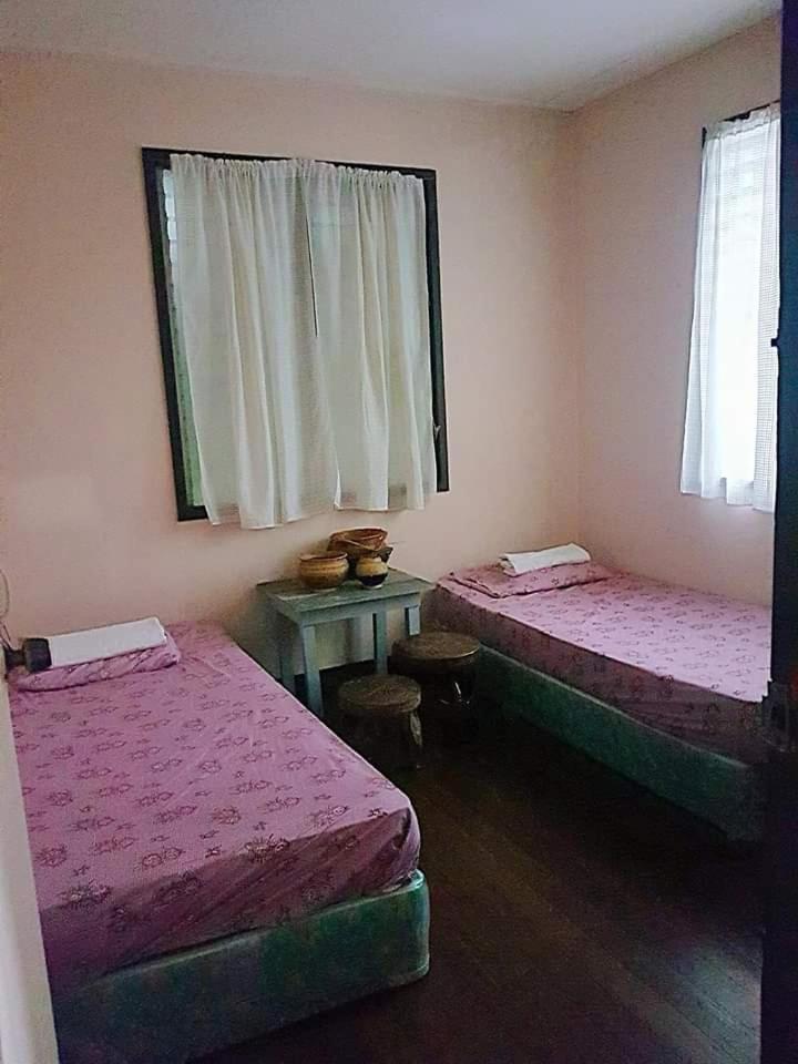 Budget Twin Room - Photo 4