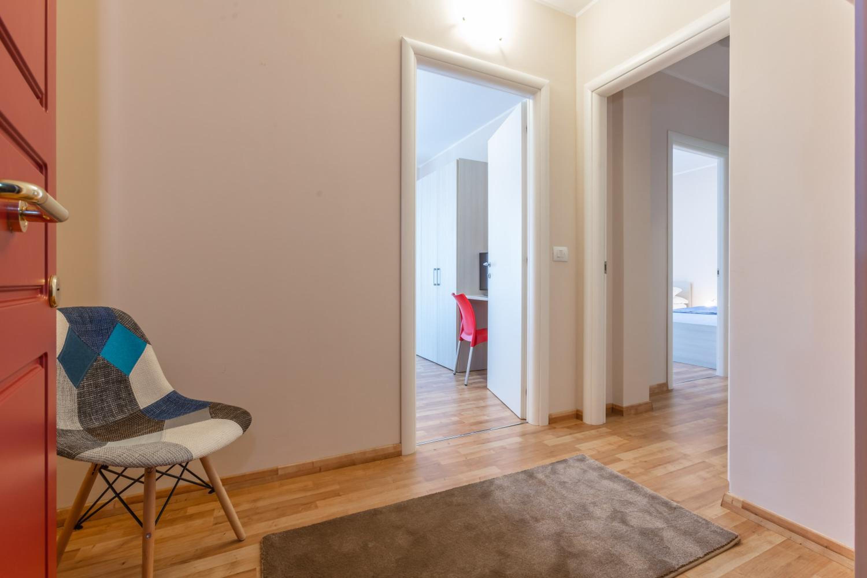 Apartment with Terrace - Photo 2