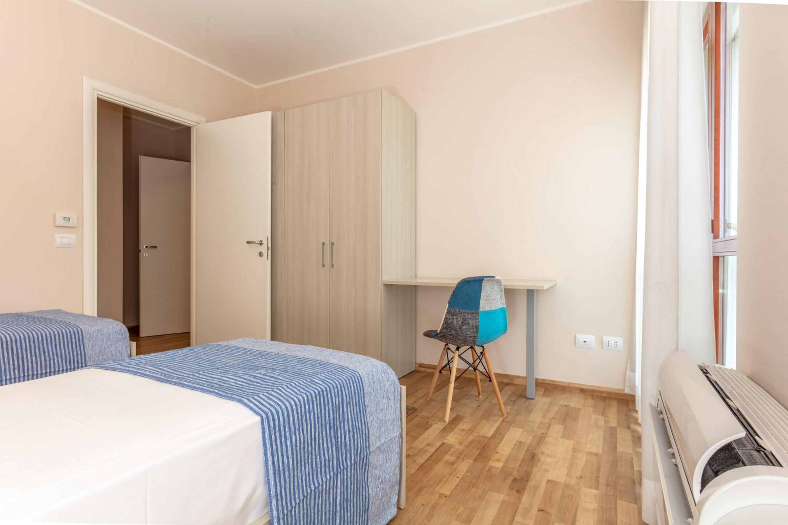Apartment with Terrace - Photo 10