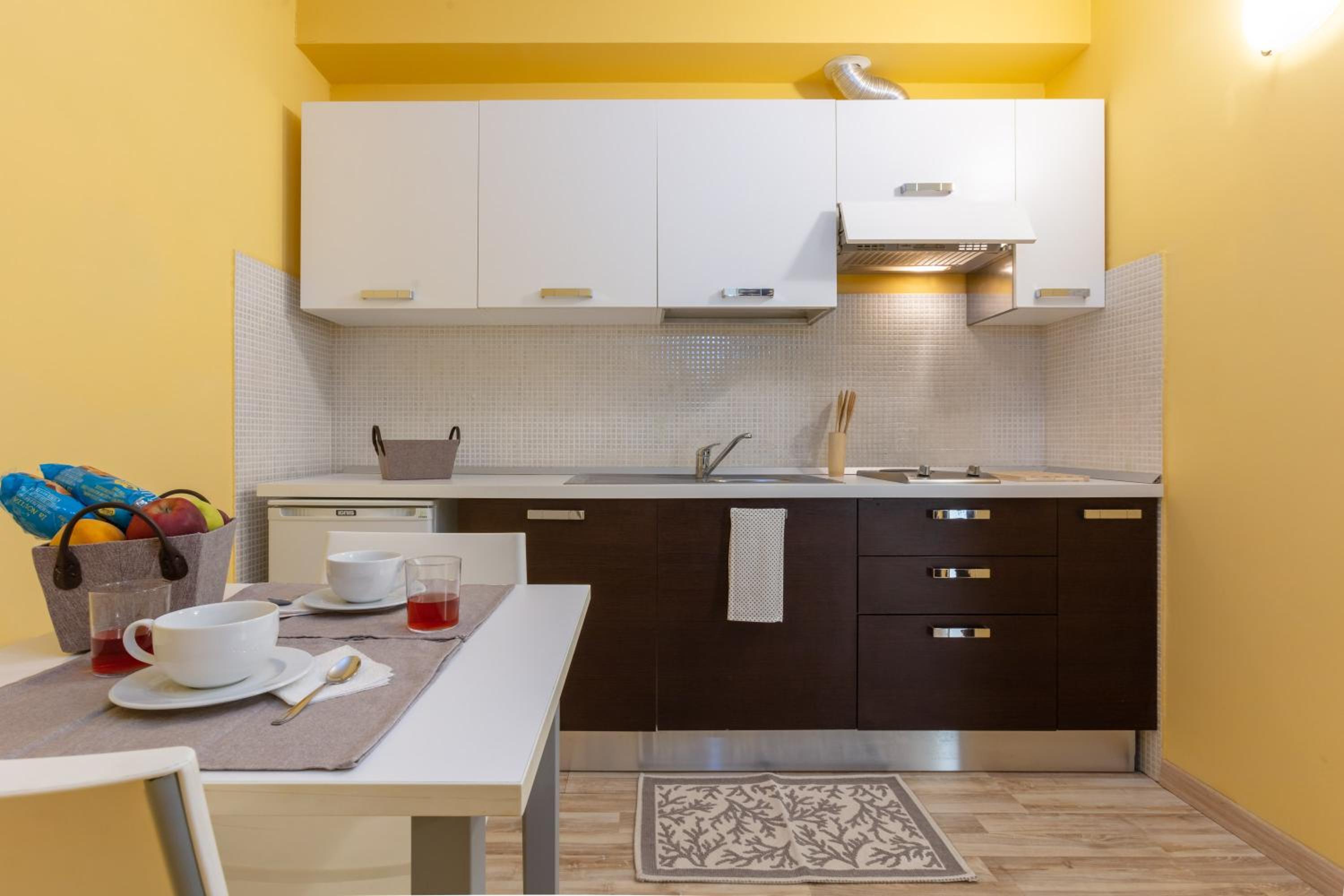 Apartment with Terrace - Photo 15
