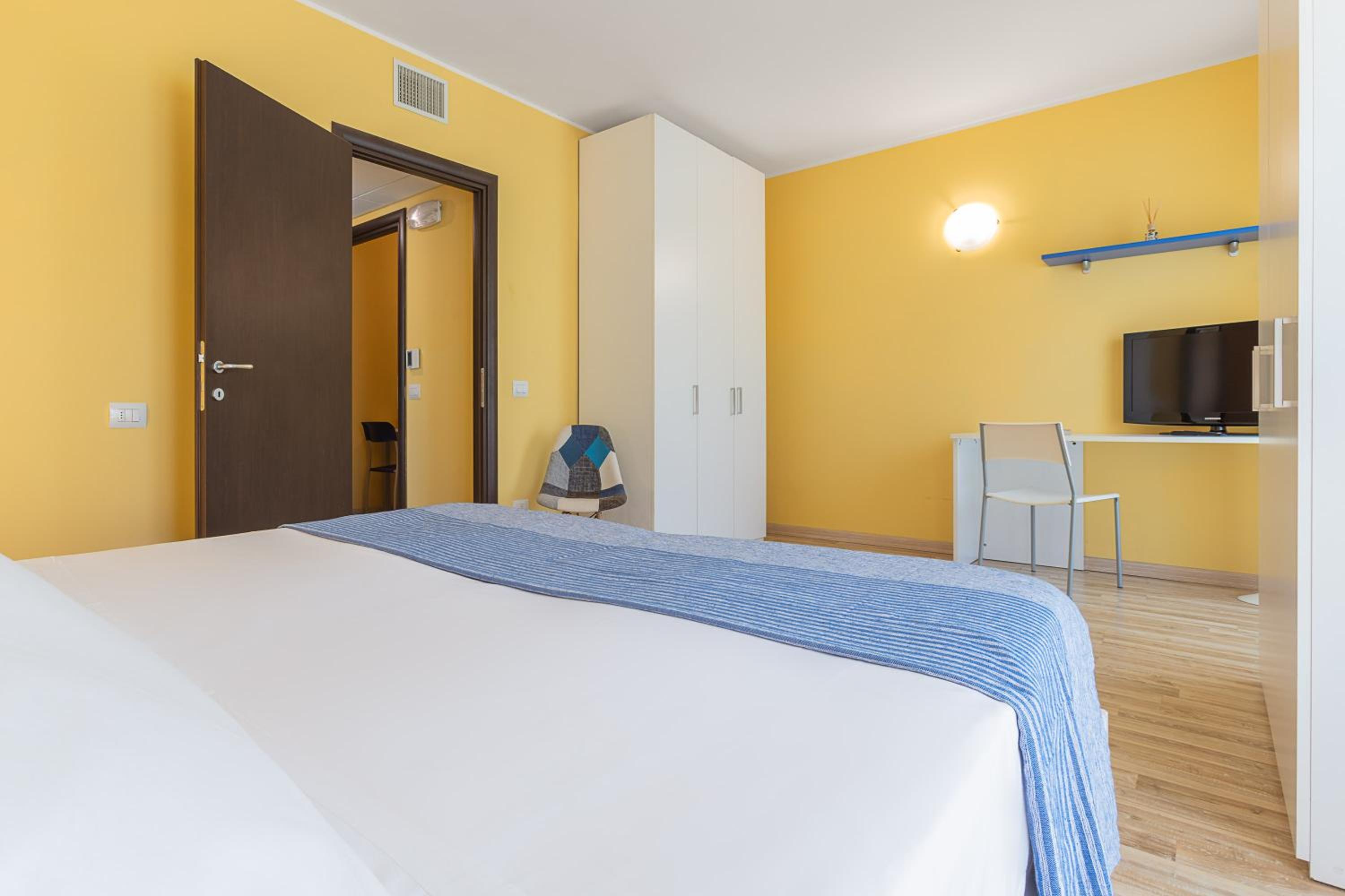 Standard Double Room - Photo 6
