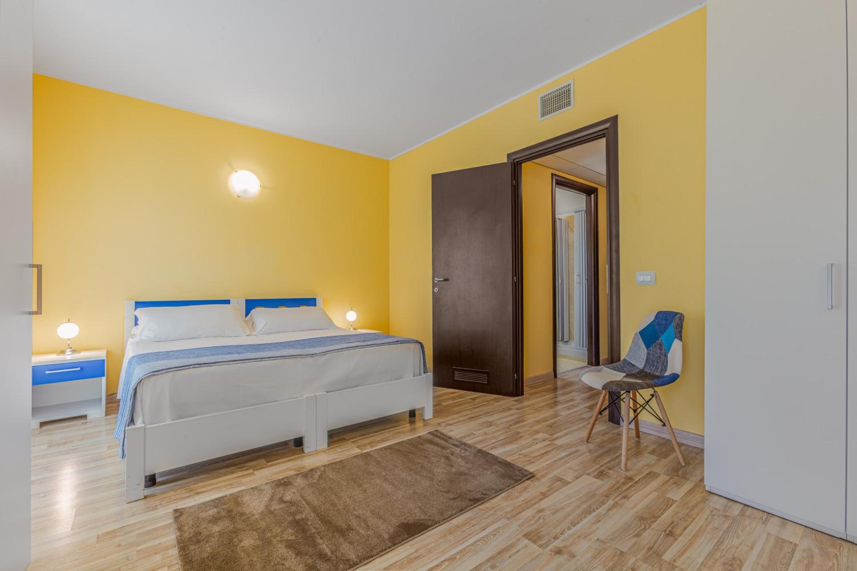Standard Double Room - Photo 3