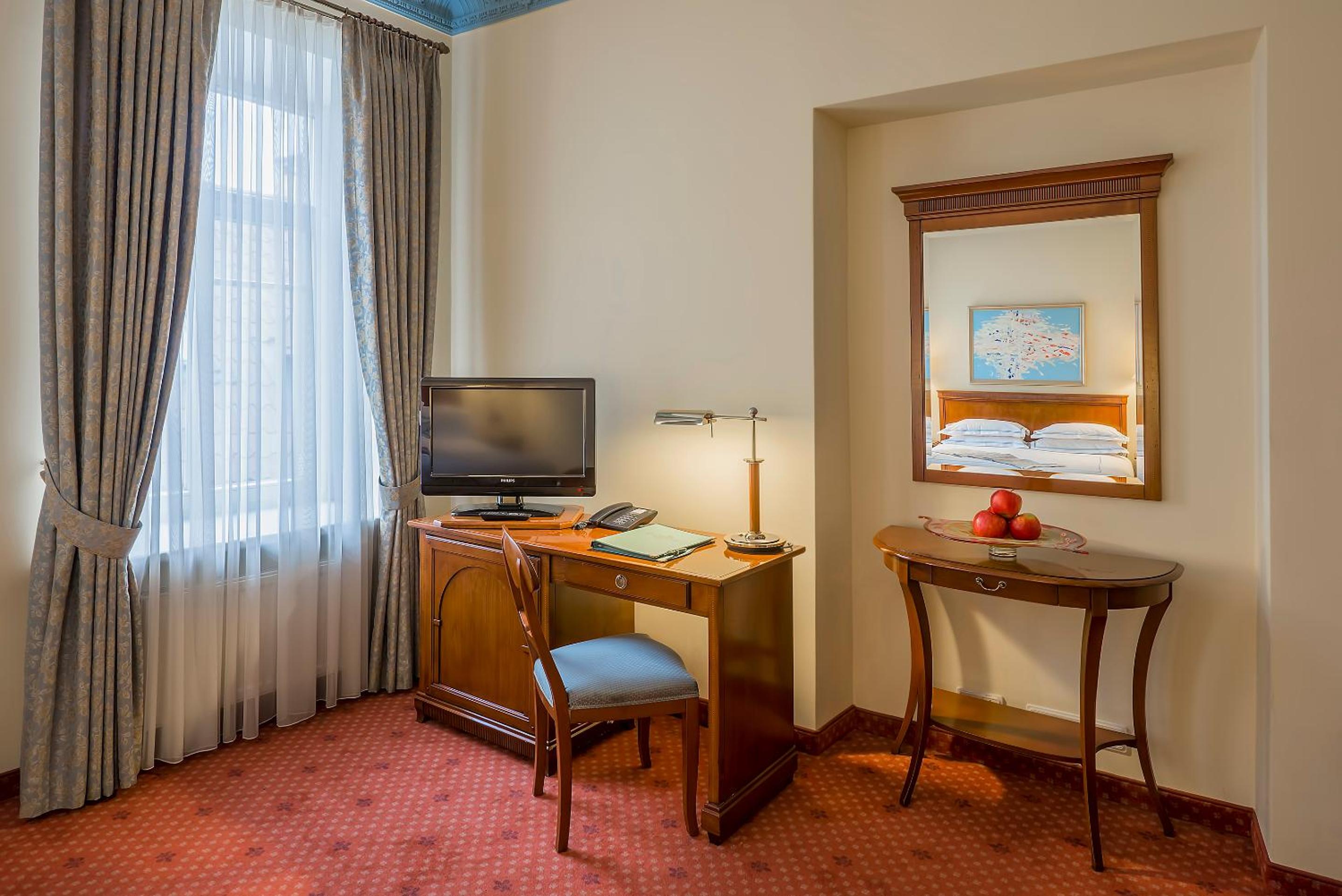 Business Double or Twin Room - Photo 15