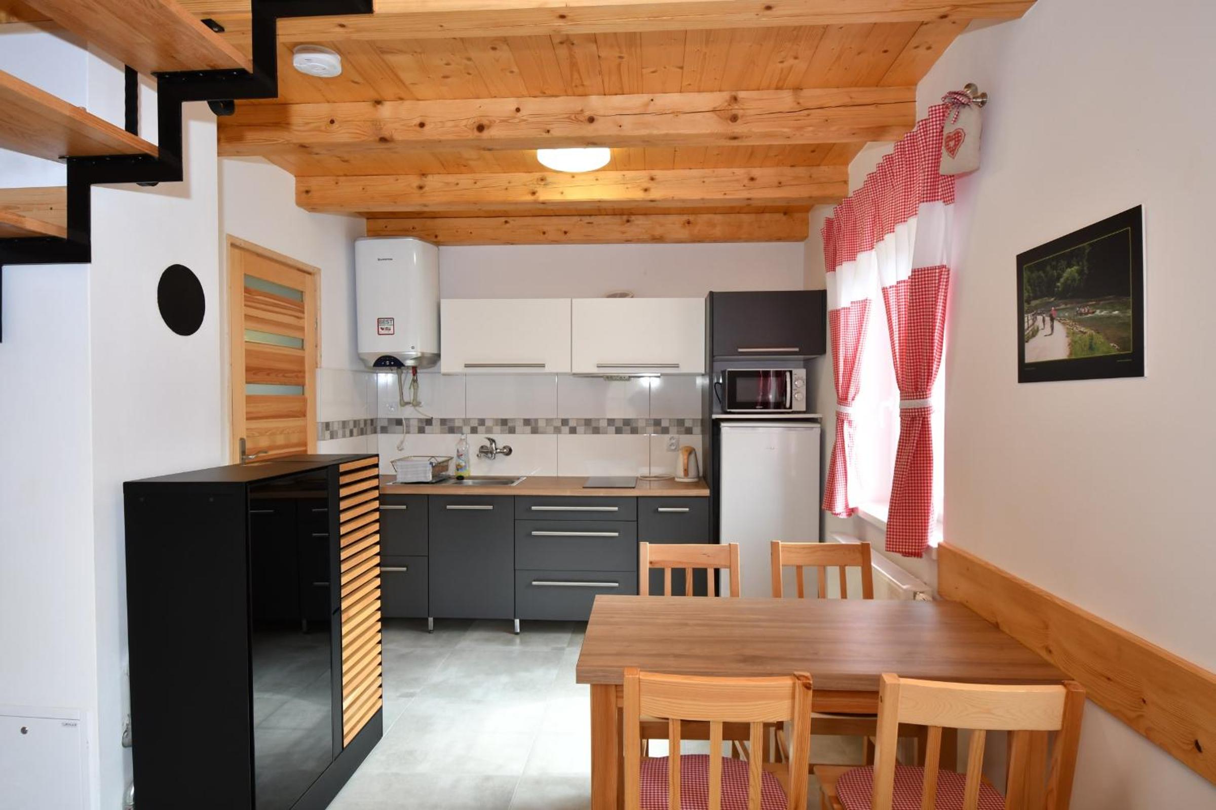 Suite with Mountain View - Photo 11