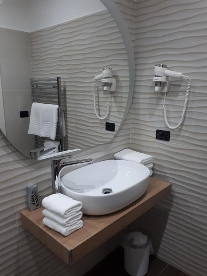 Double or Twin Room with Extra Bed photo 2