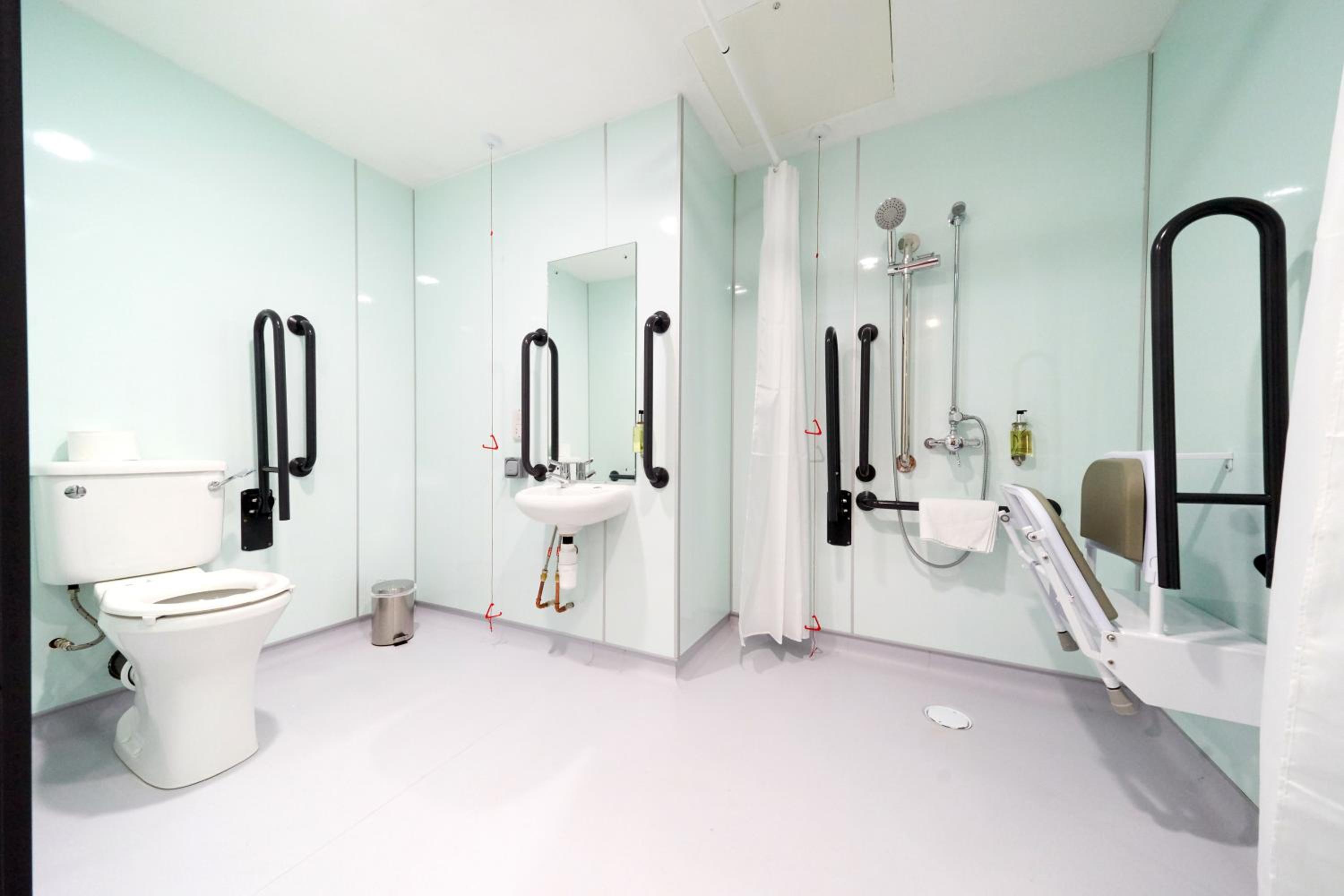 Double Room - Disability Access photo 3