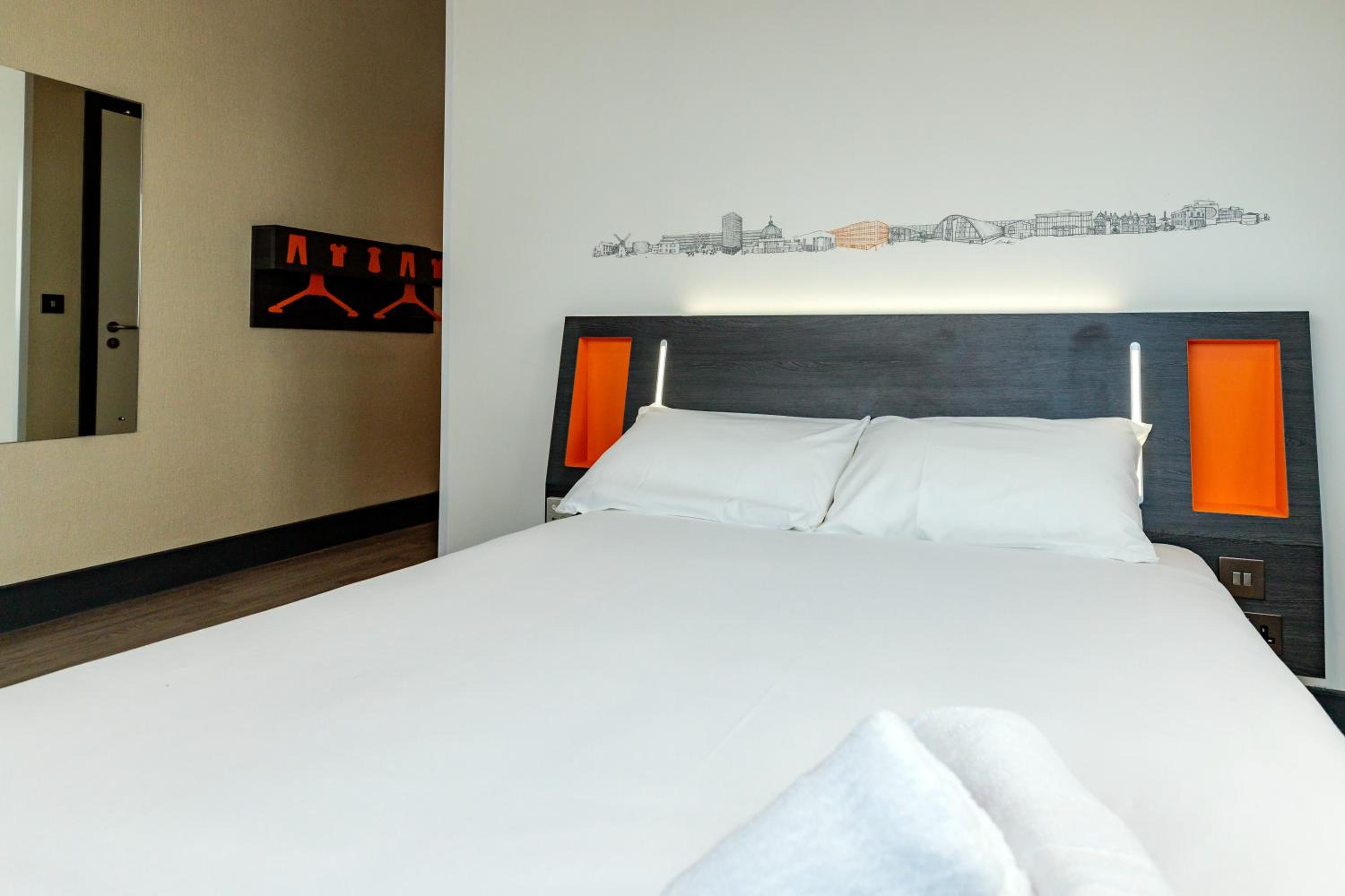 Double Room - Disability Access - Photo 1