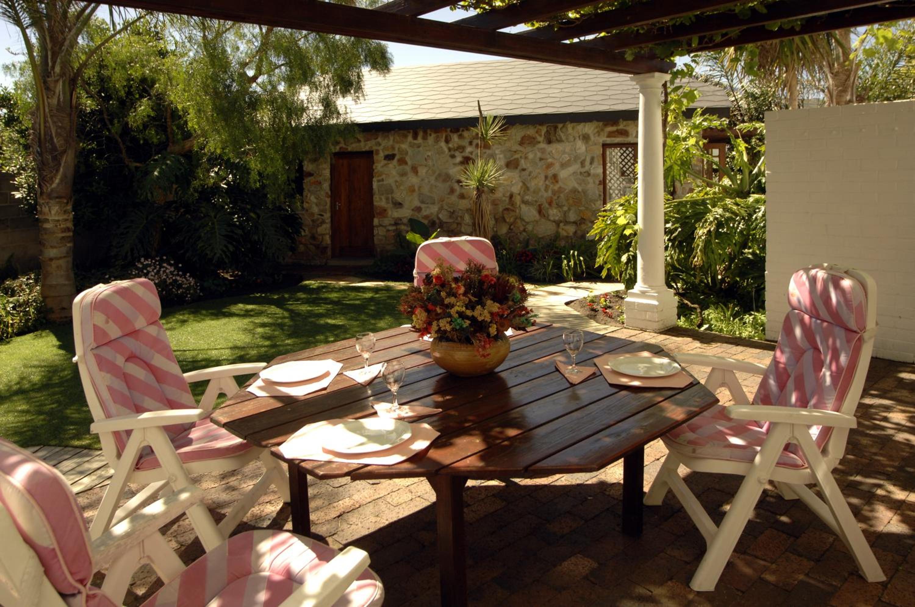 Suite - Photo 9