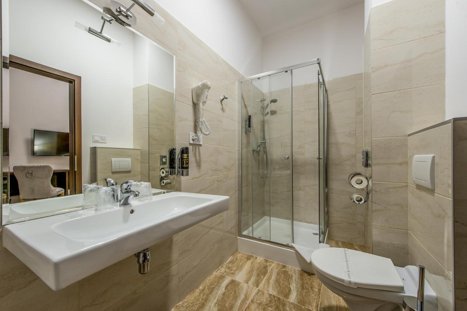 Standard Double Room - Photo 5
