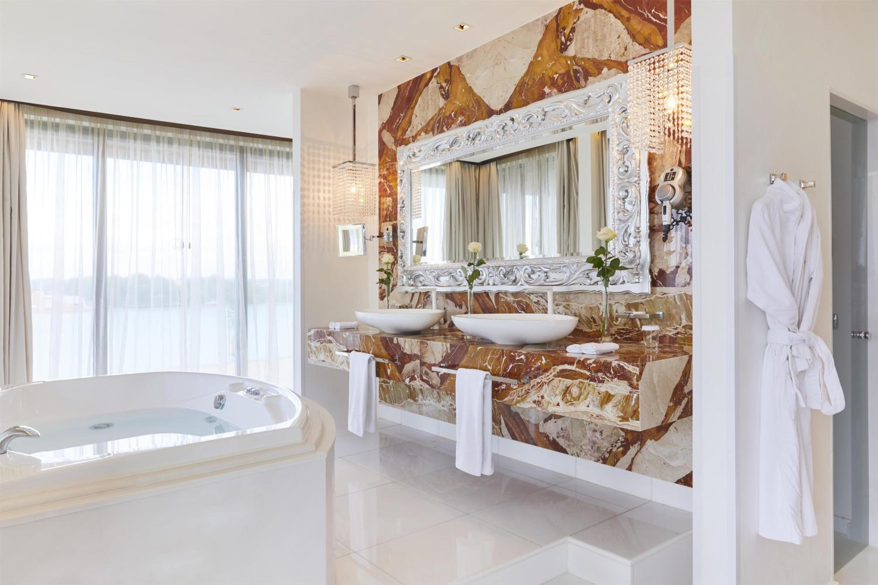Penthouse Suite - Henry Morgan
