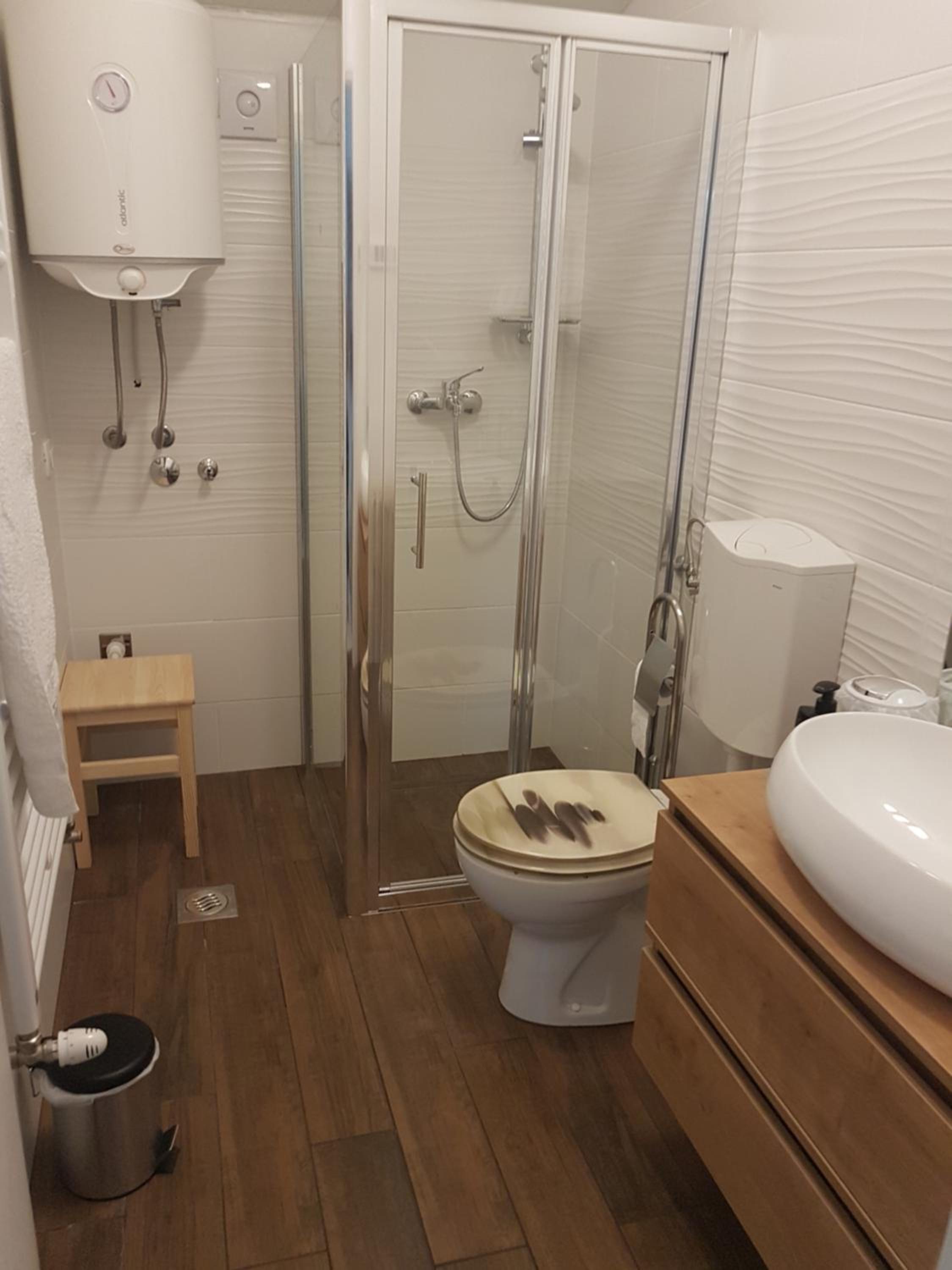 Two-Bedroom Apartment - Photo 12
