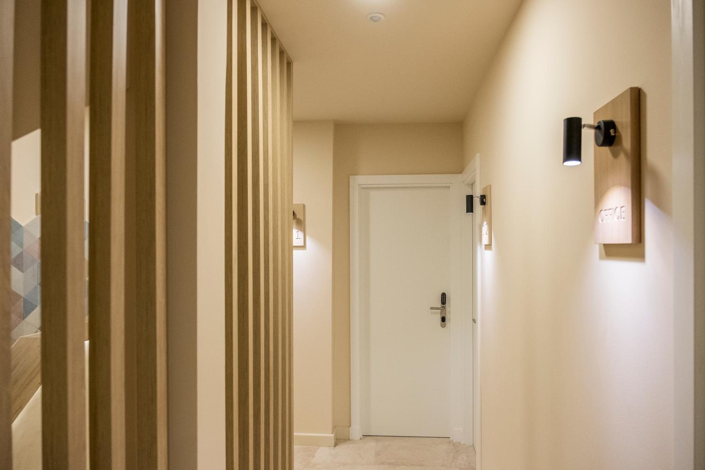 Double Room - Photo 15