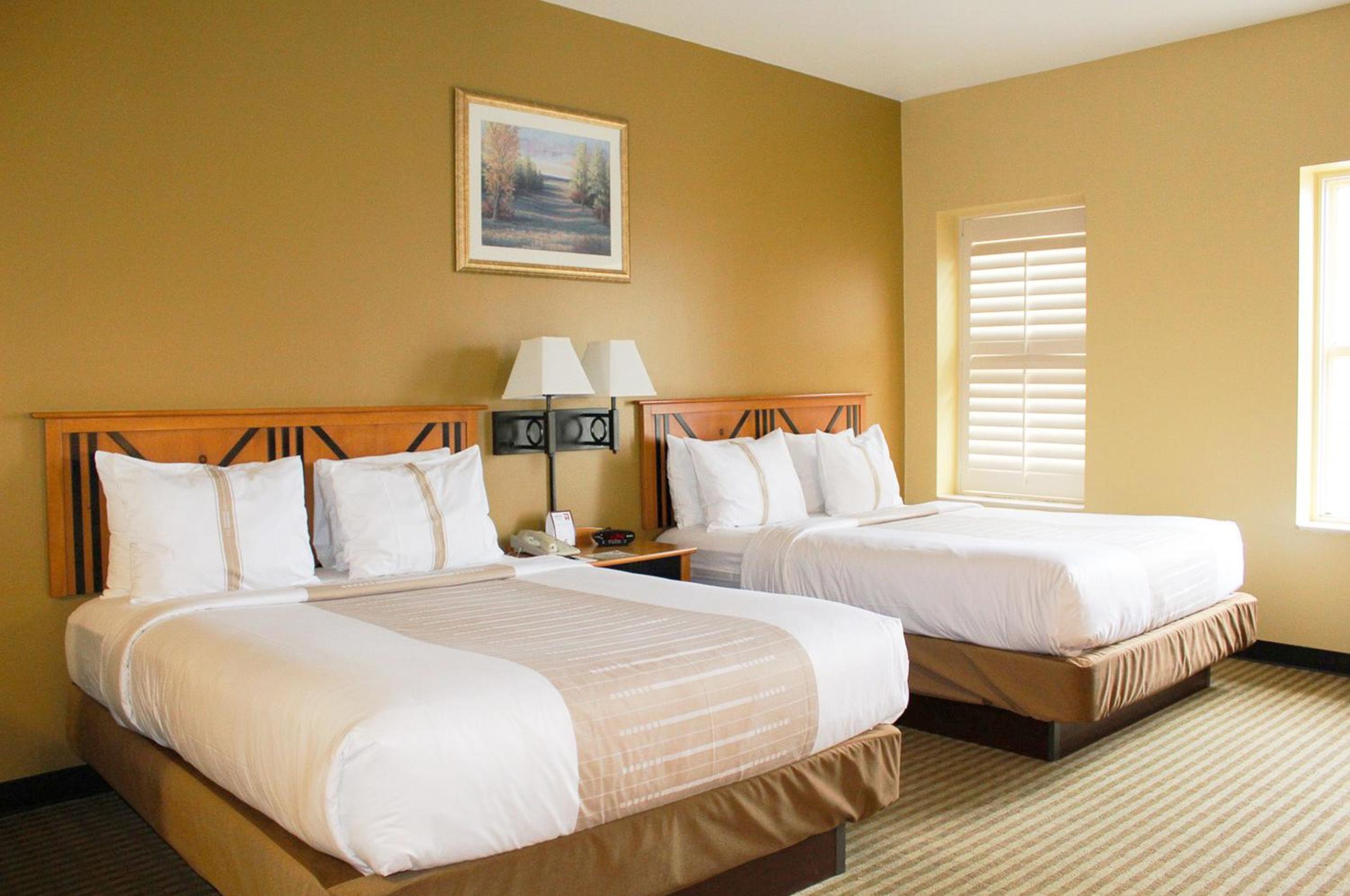 Deluxe Queen Room with Two Queen Beds - Photo 2