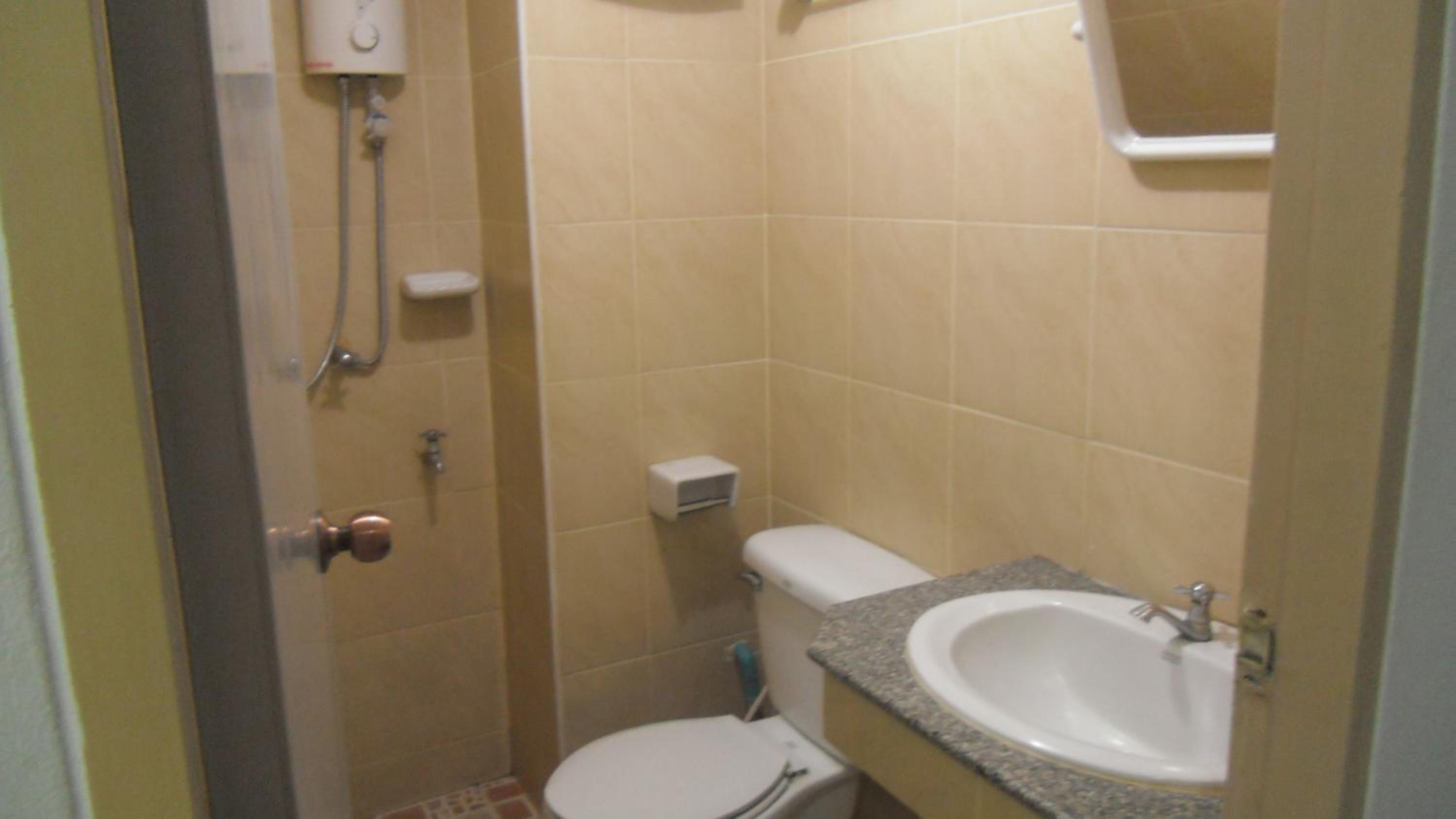 Standard Double Room with Fan - Photo 4