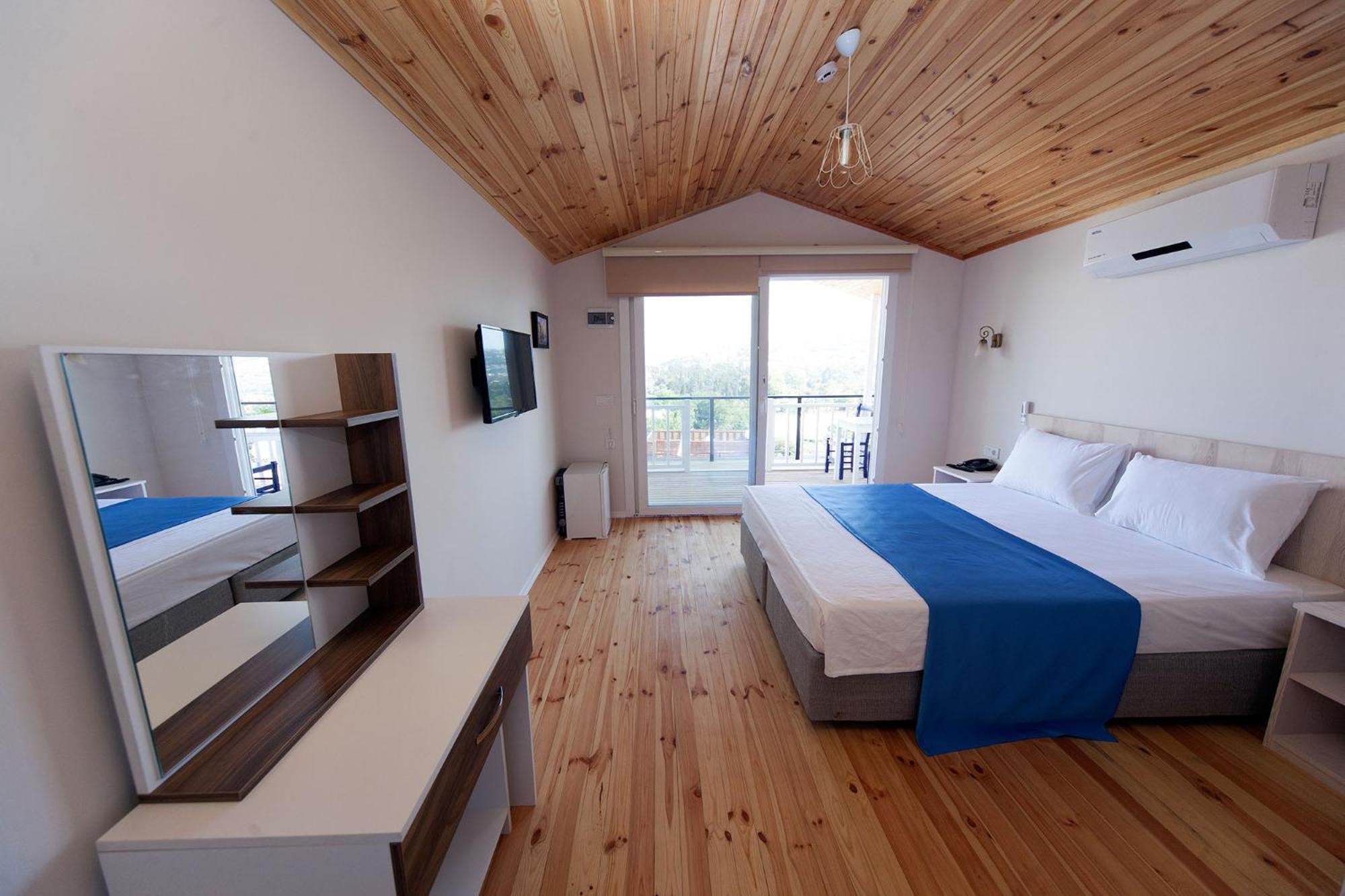 Deluxe Double Room with Sea View
