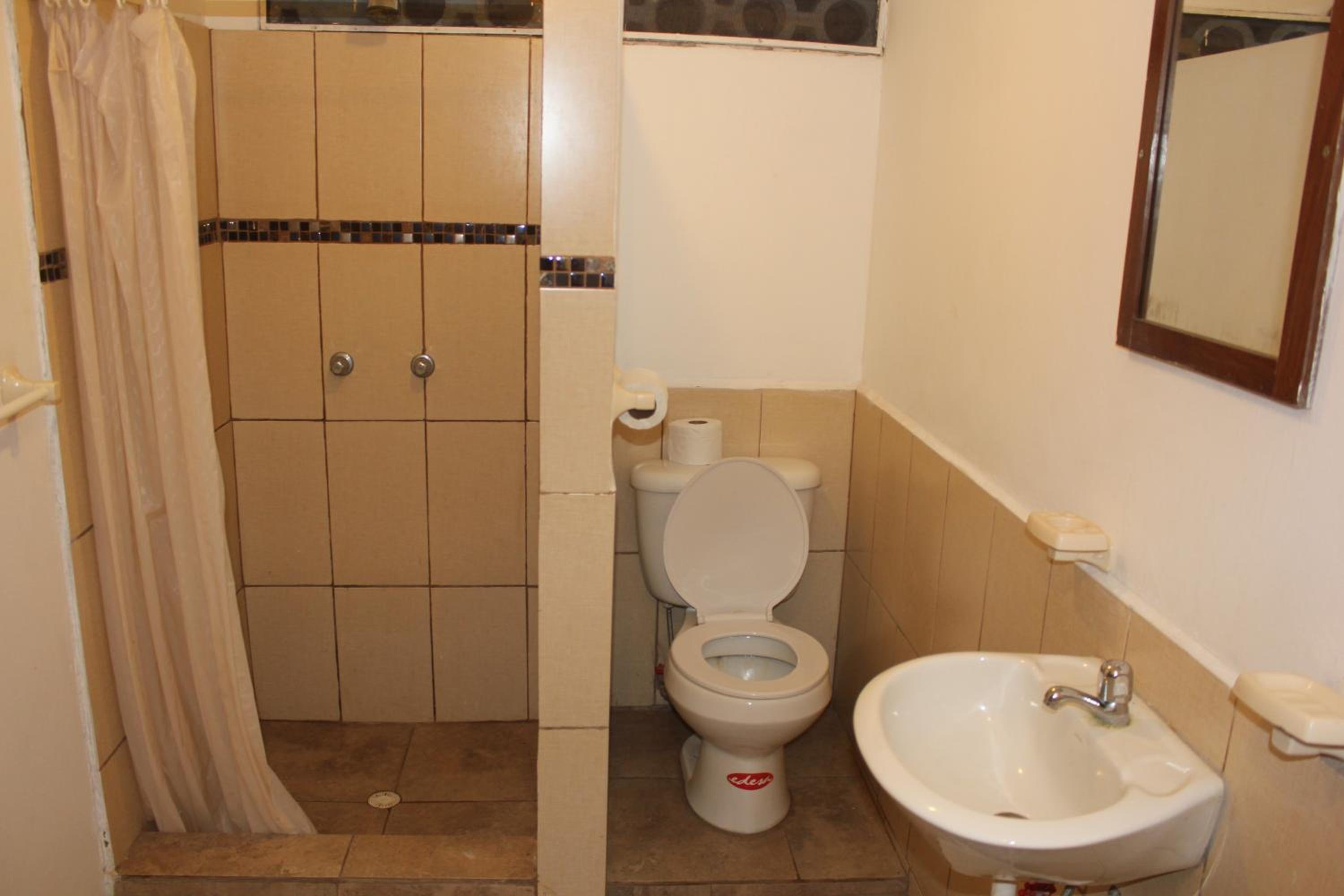 Queen Room photo 3