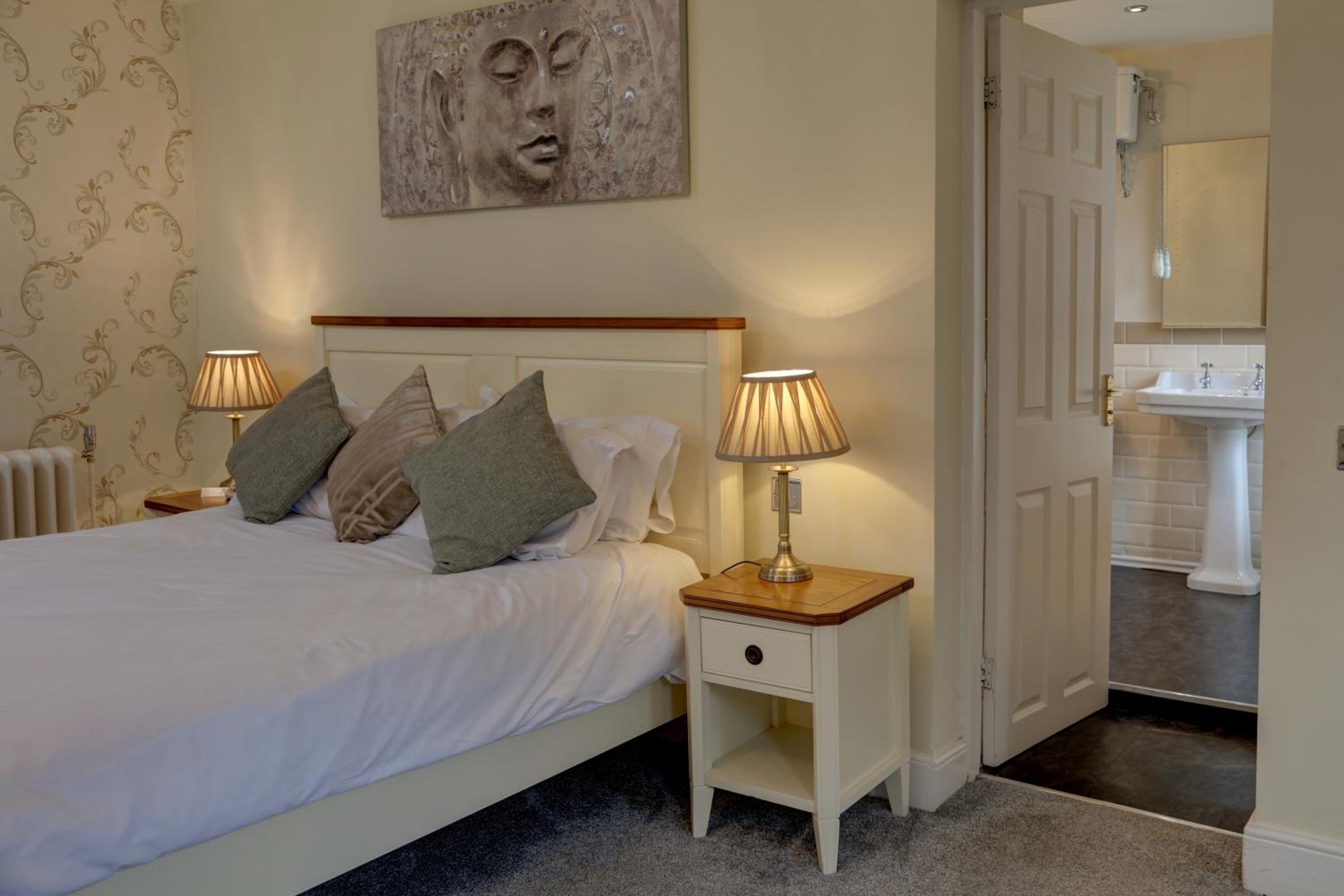 King Suite with Lounge and Country View - Photo 4