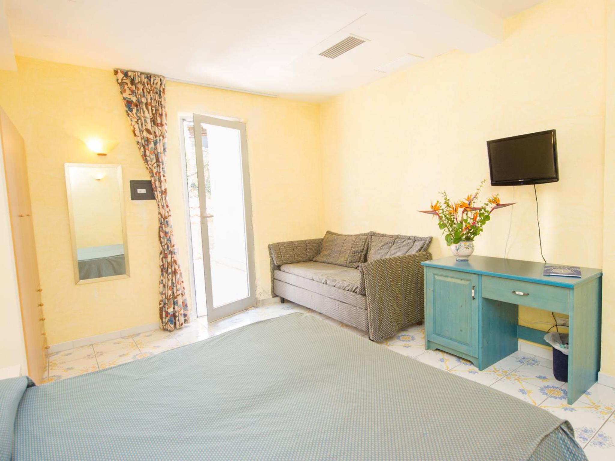 Quadruple Room - Photo 6