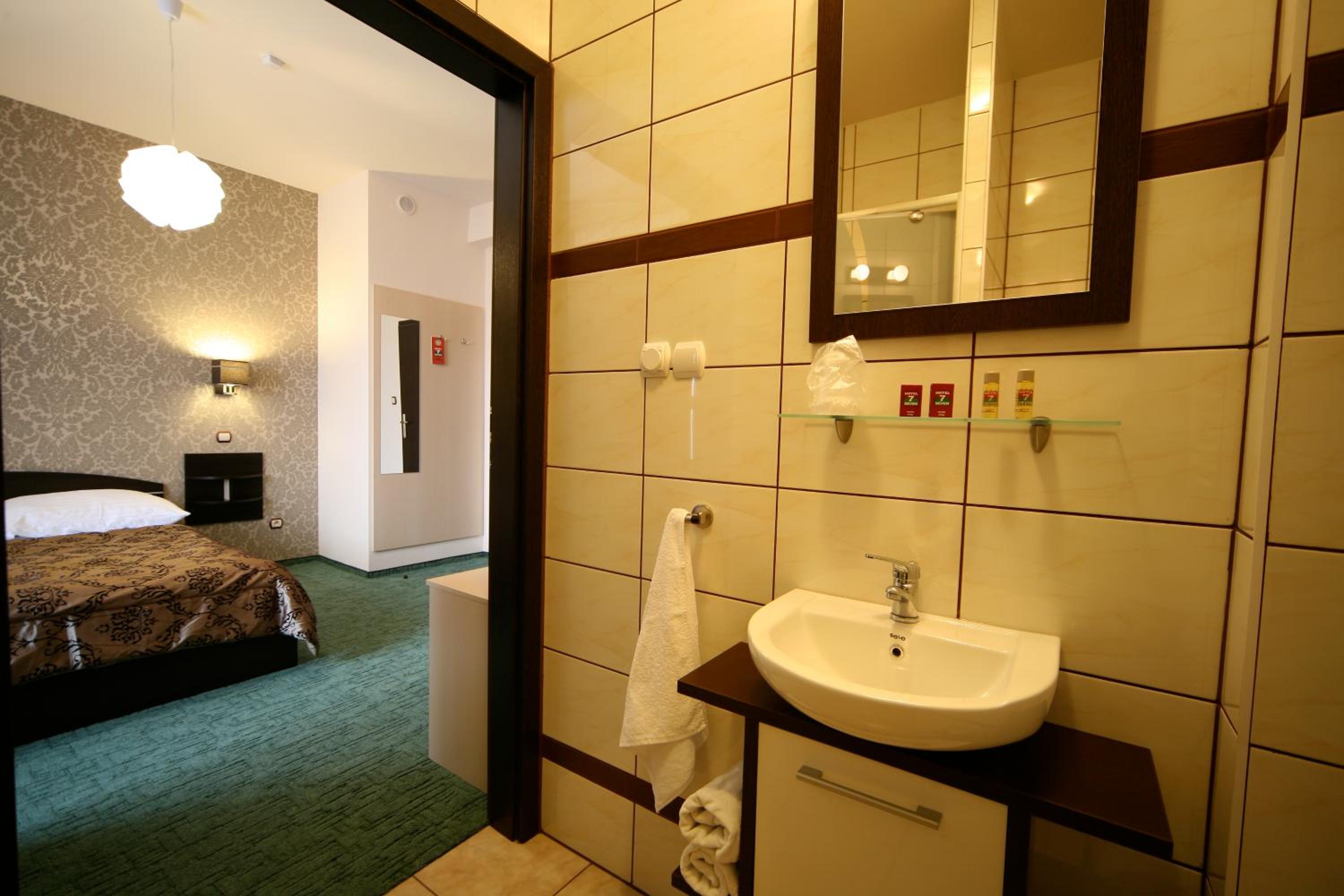 Deluxe Double Room photo 2