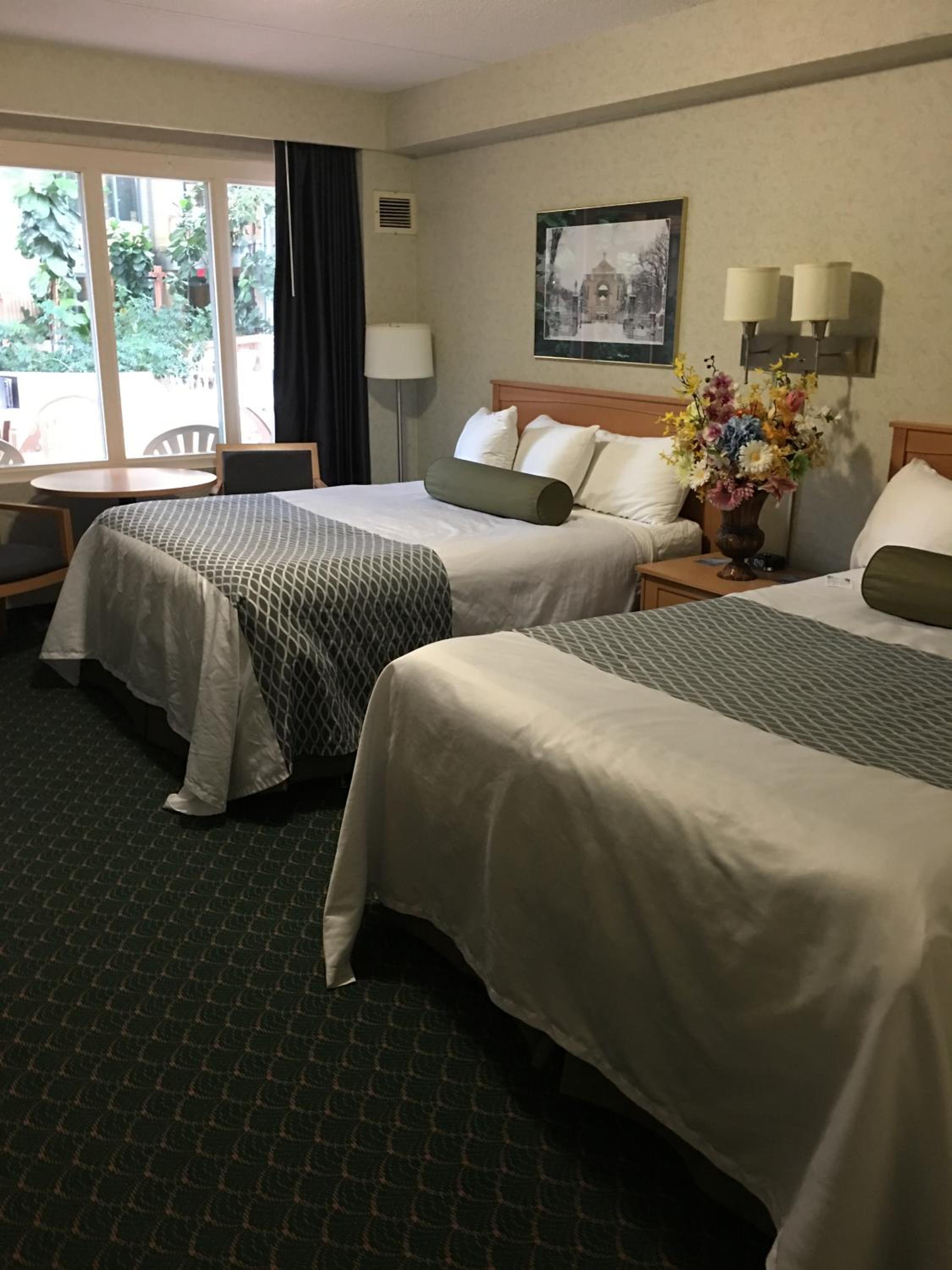 Deluxe Queen Room - Non-Smoking - Photo 1