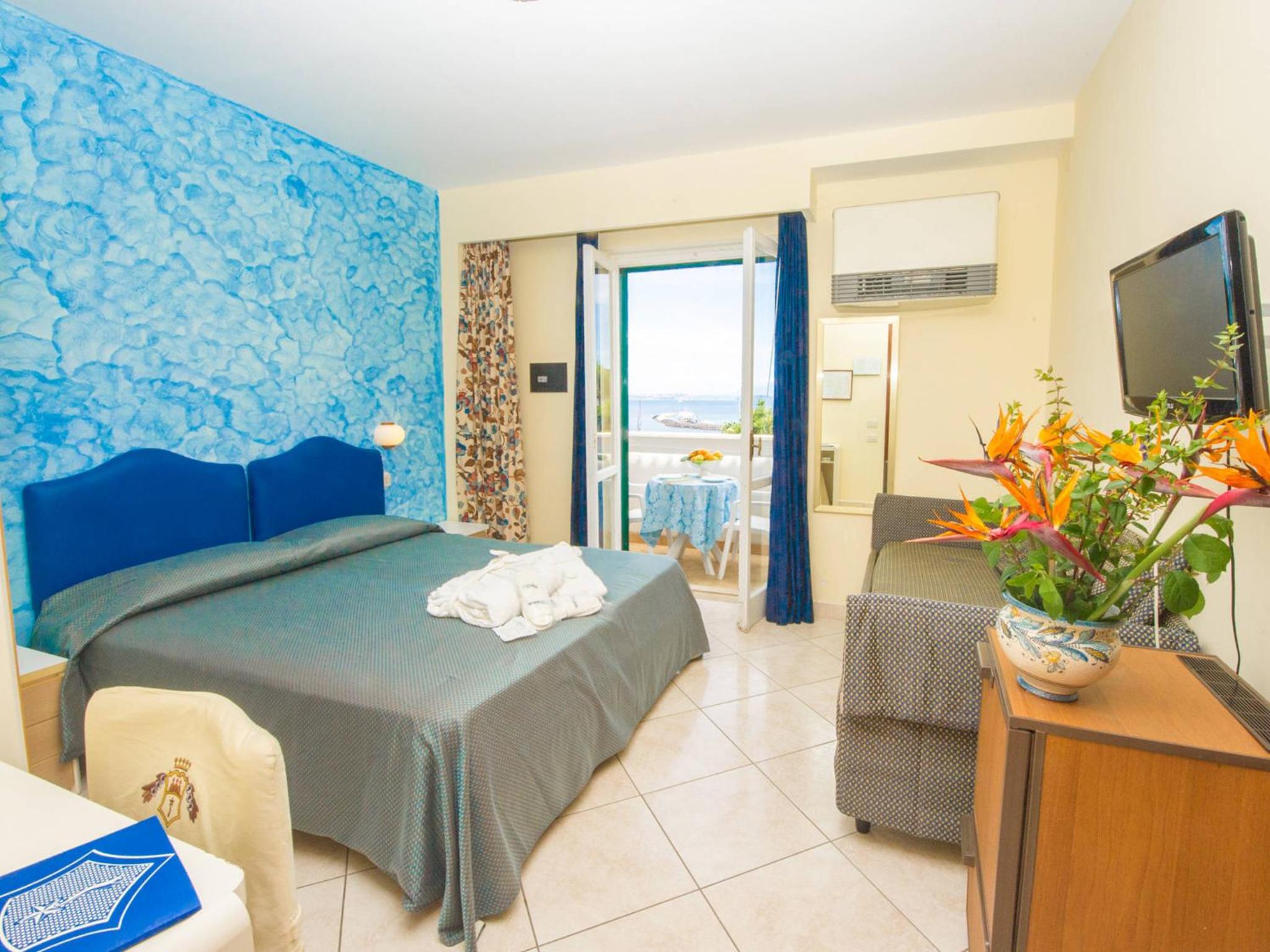 Quadruple Room - Photo 2
