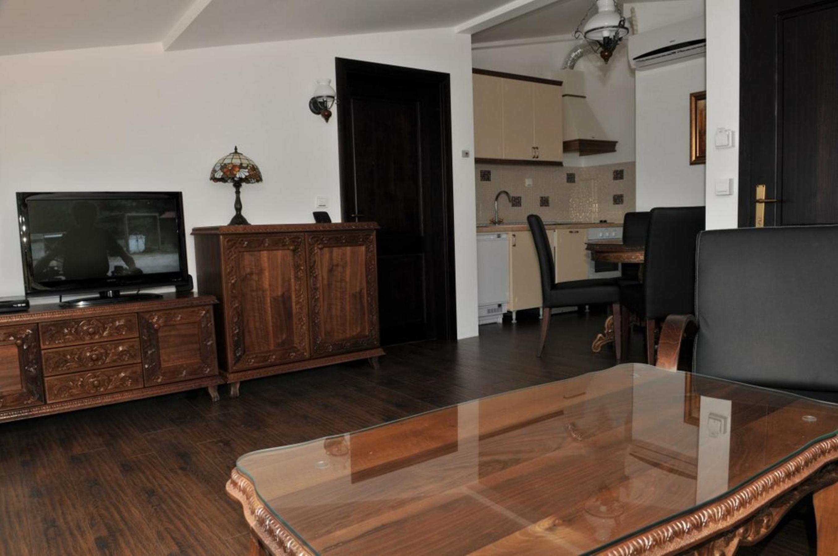 Penthouse Suite - Photo 1