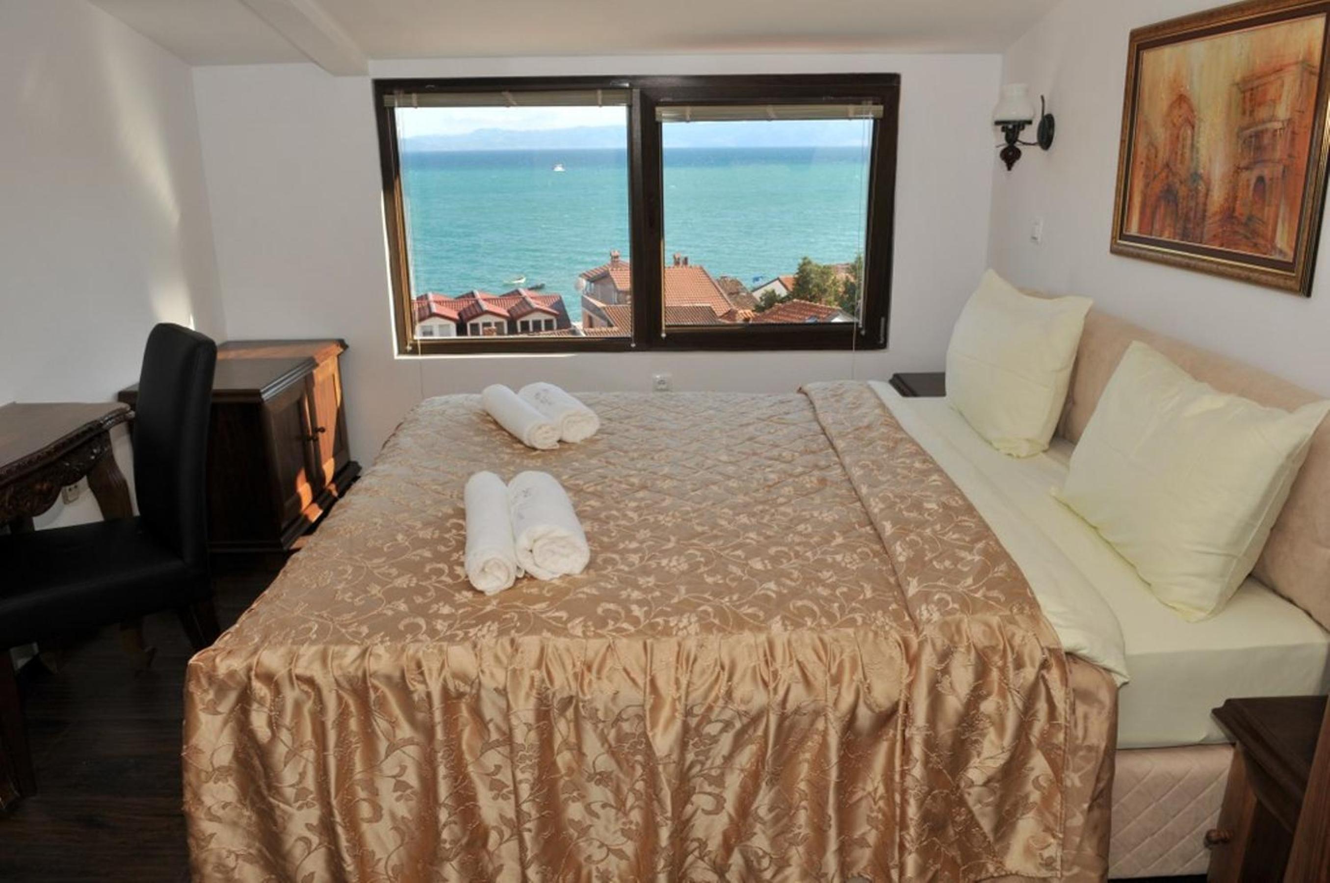 Penthouse Suite - Photo 6