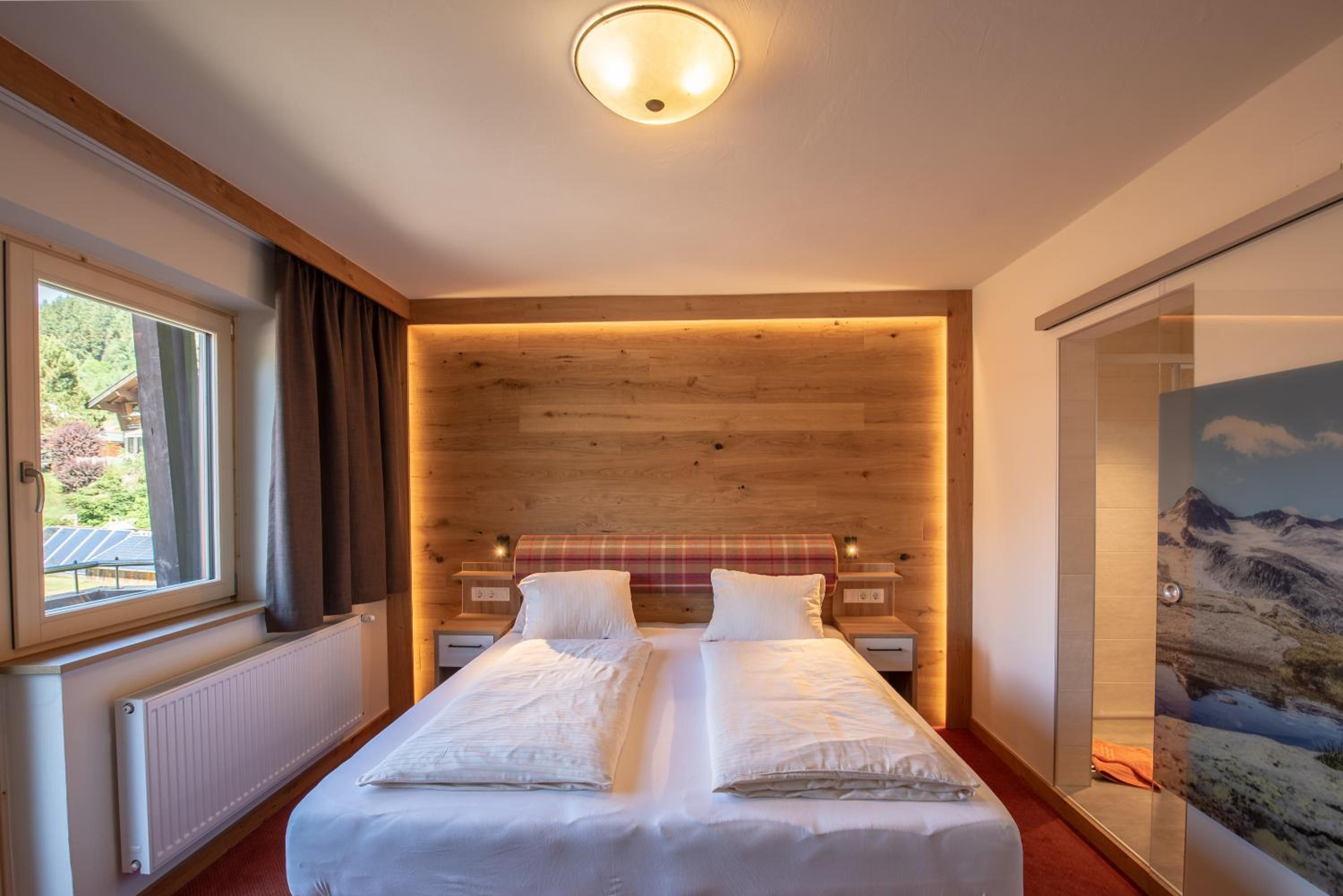 Double Room with Shared Toilet