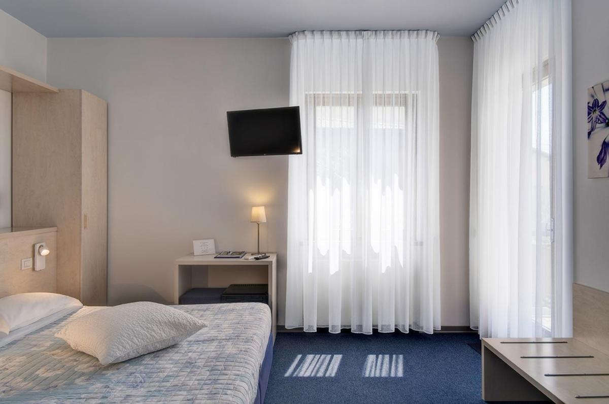 Superior Double or Twin Room with Balcony - Photo 1