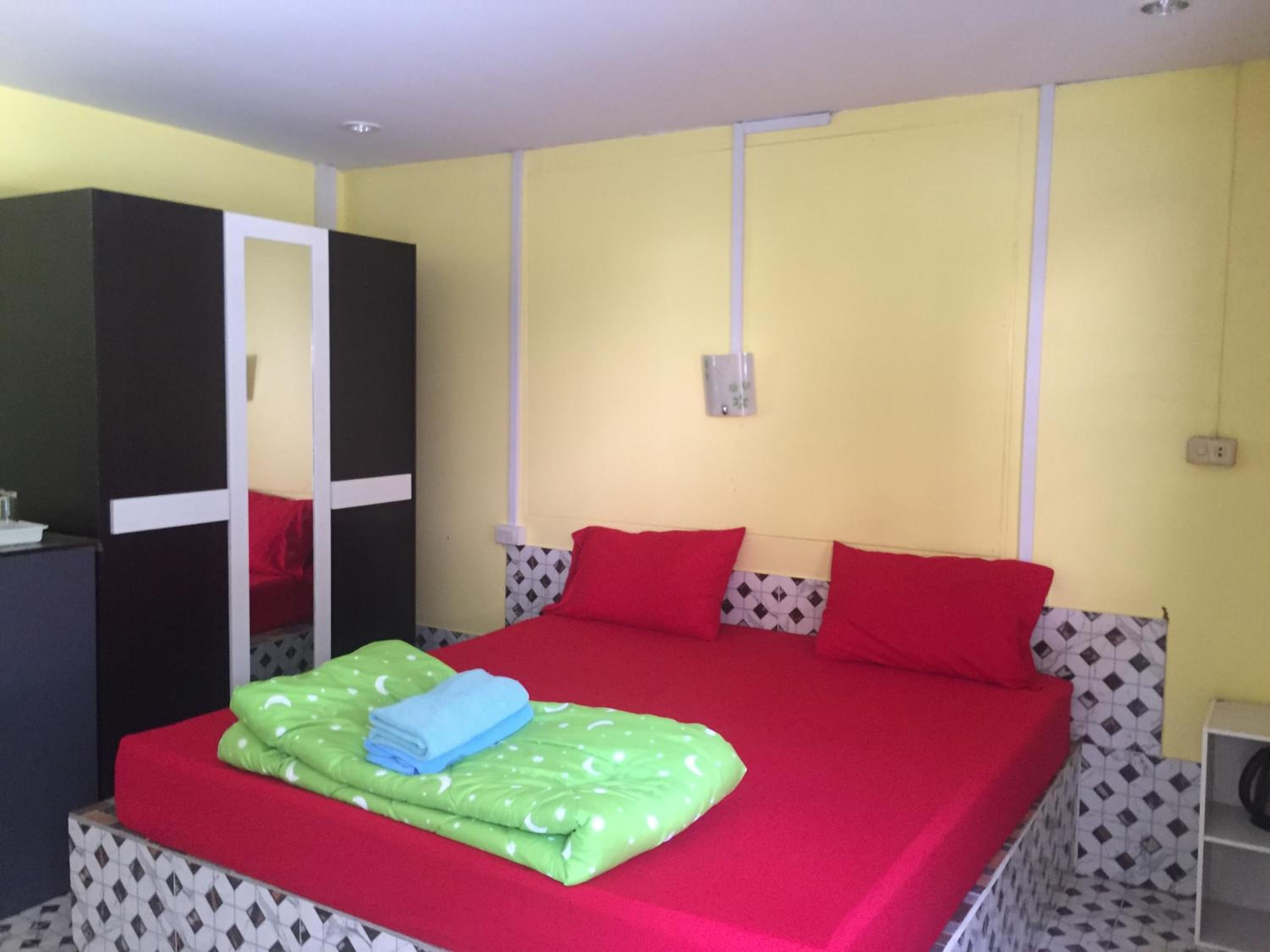 Family Room - Photo 2