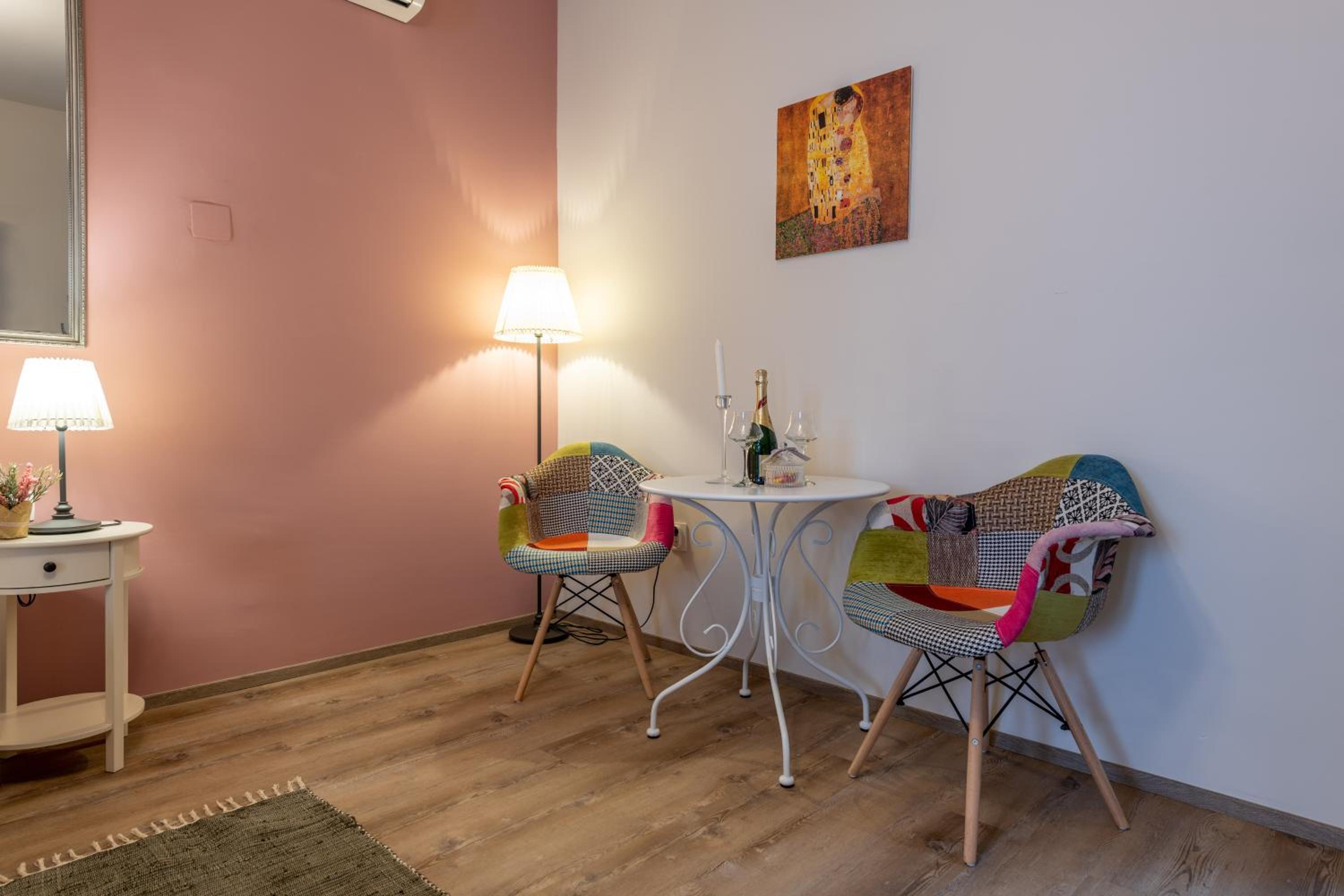 Studio Apartment photo 3