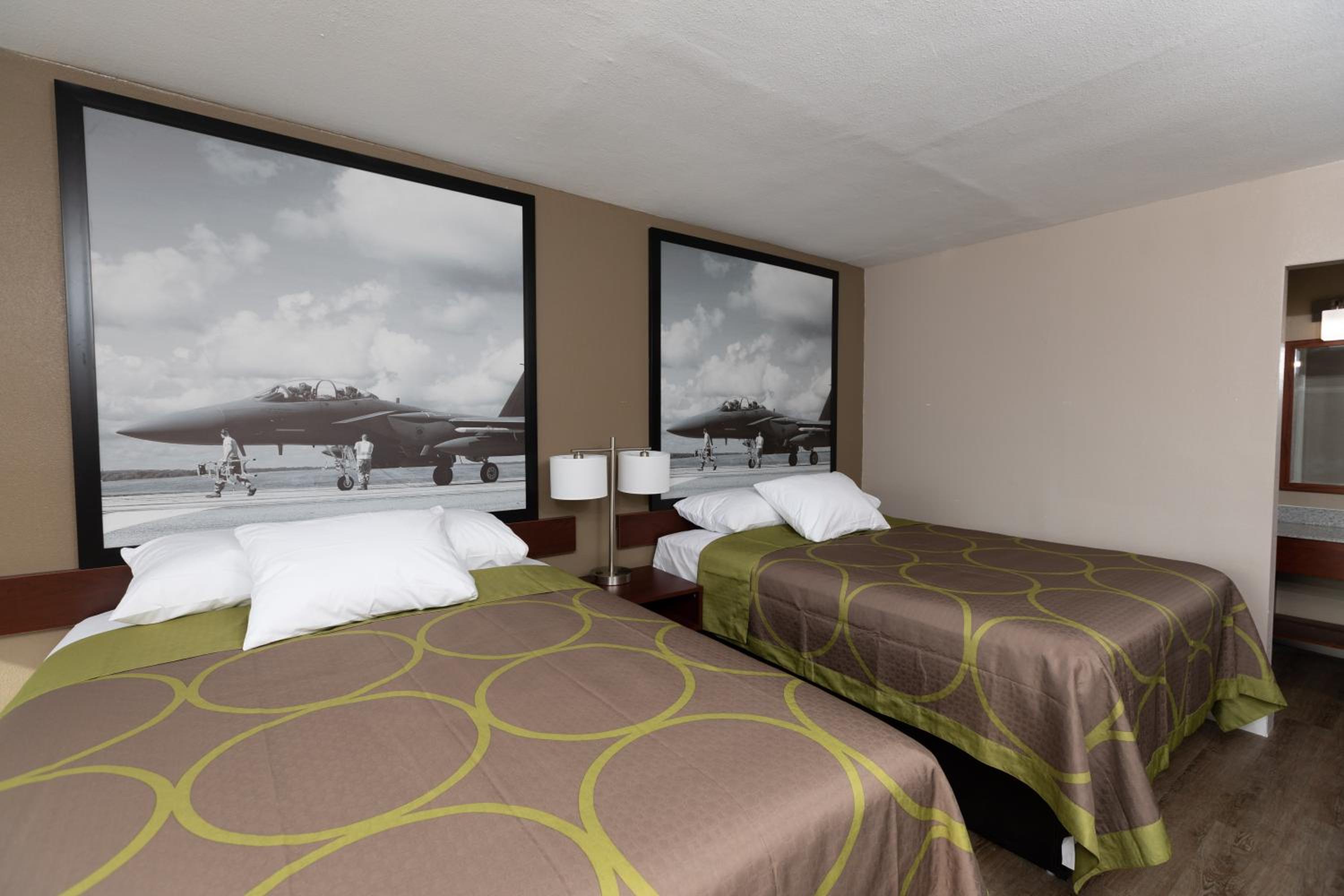 Queen-Zimmer mit zwei Queensize-Betten - Raucherzimmer photo 1