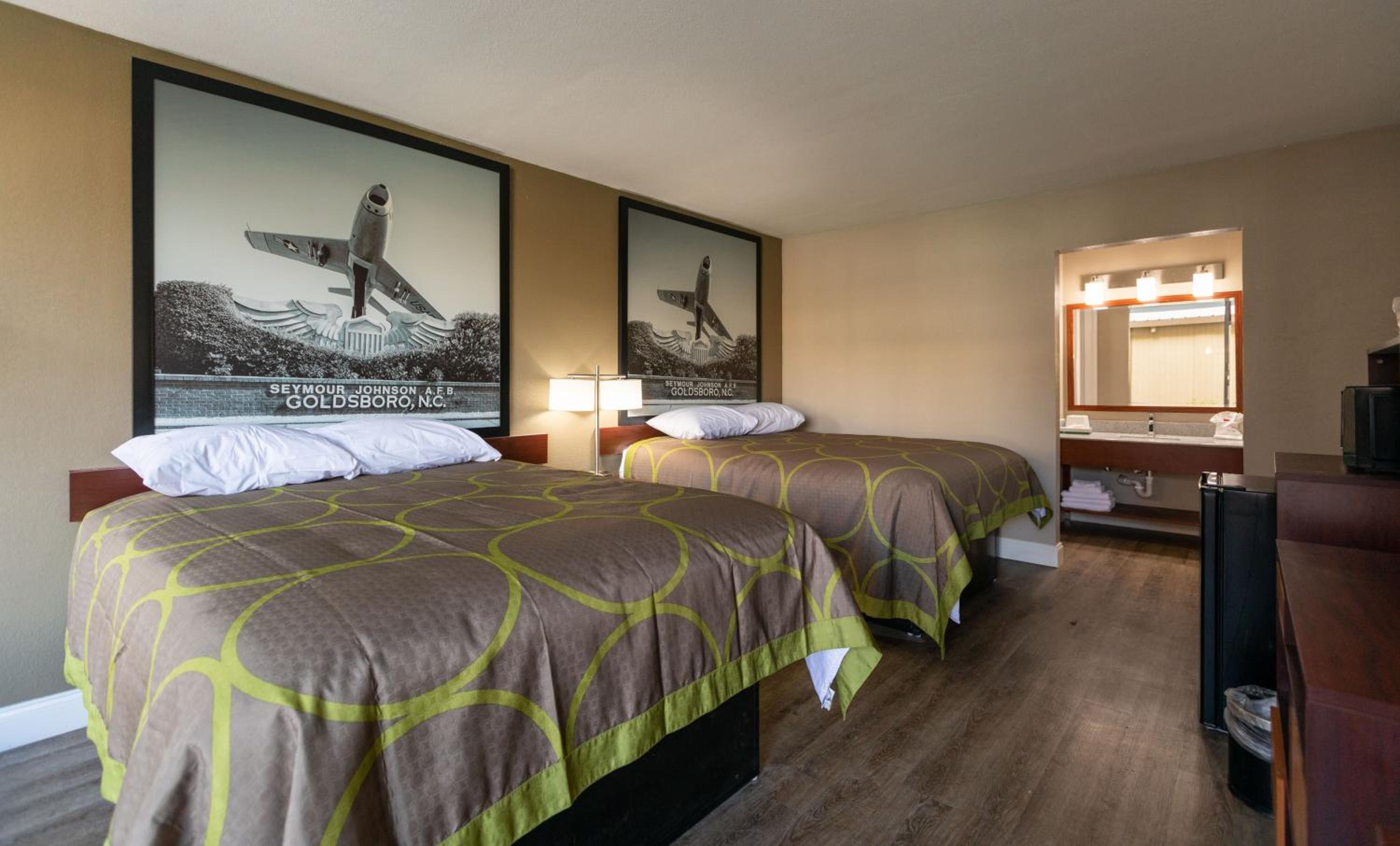 Zimmer mit zwei Queensize-Betten - Nichtraucher photo 2