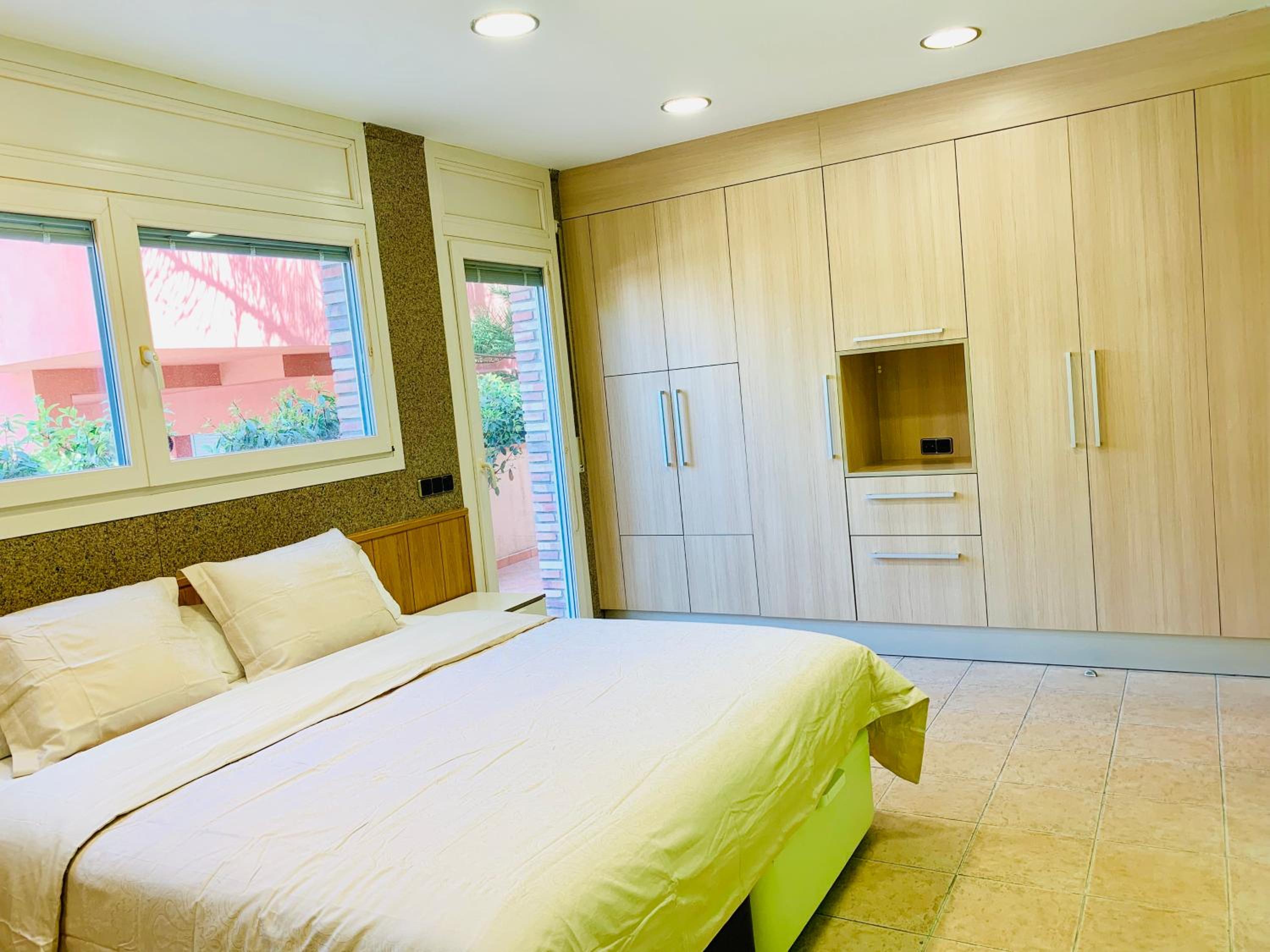 Queen Room photo 2