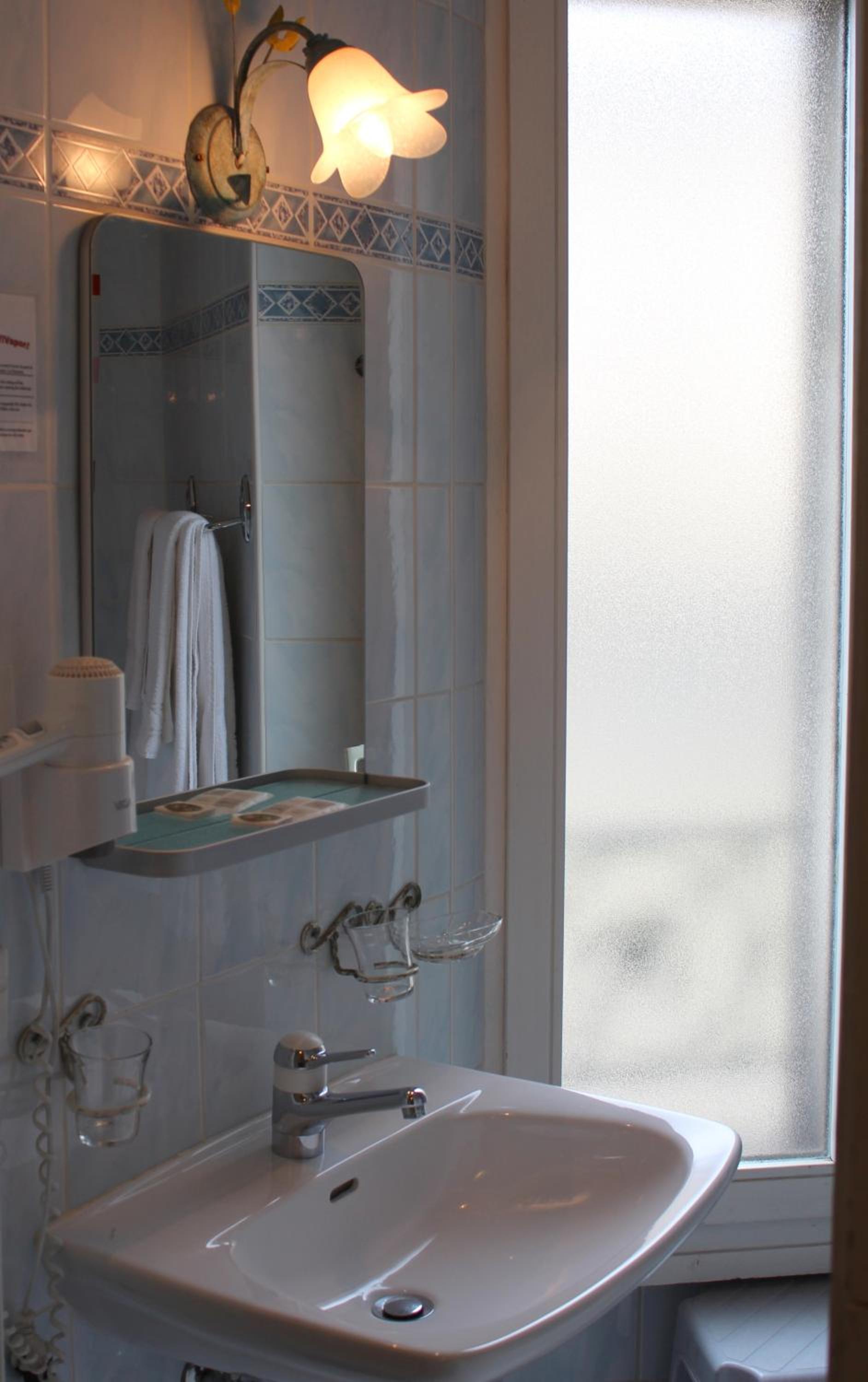 Double Room - Photo 15