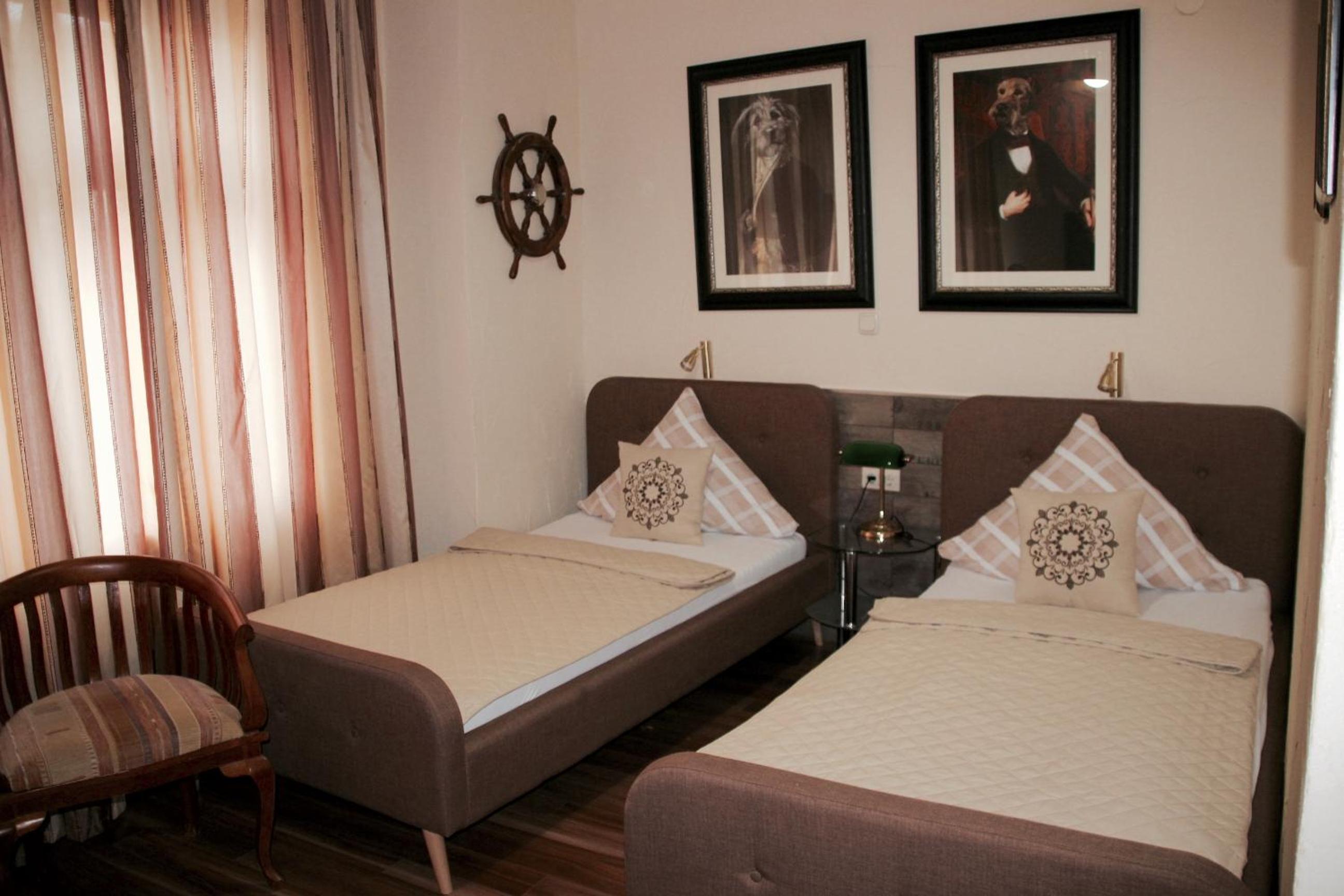 Twin Room with Shower