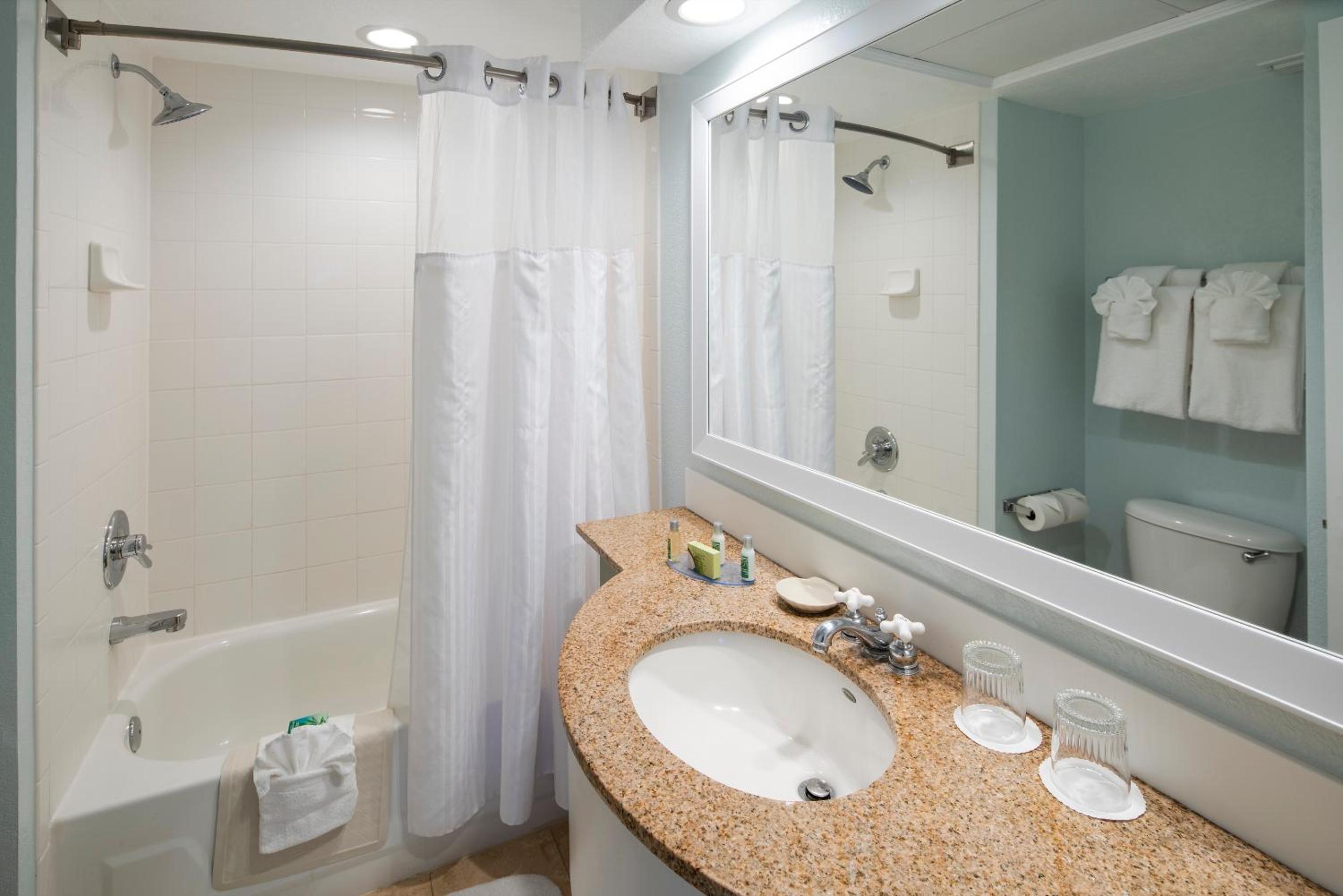 Double Room with Balcony - Photo 5