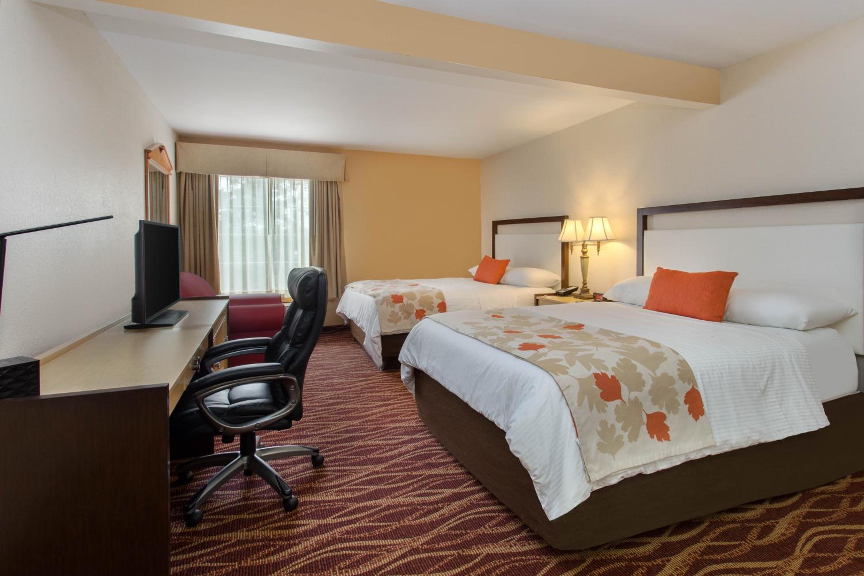 Queen Room with Two Queen Beds - Non-Smoking - Photo 1