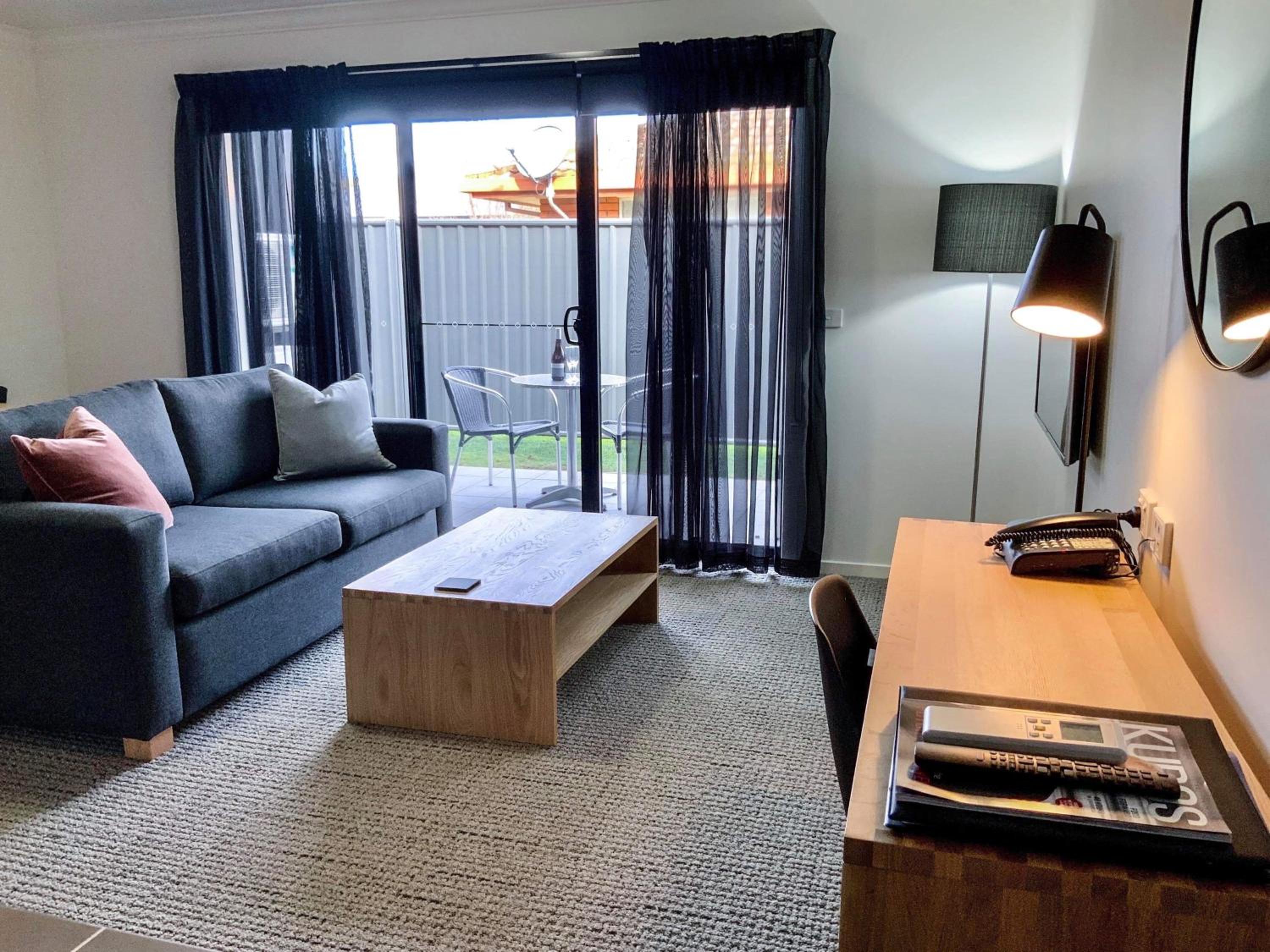 One-Bedroom Apartment photo 3